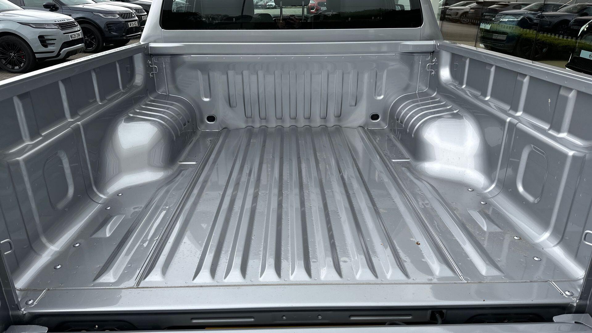 Isuzu D-Max view 22