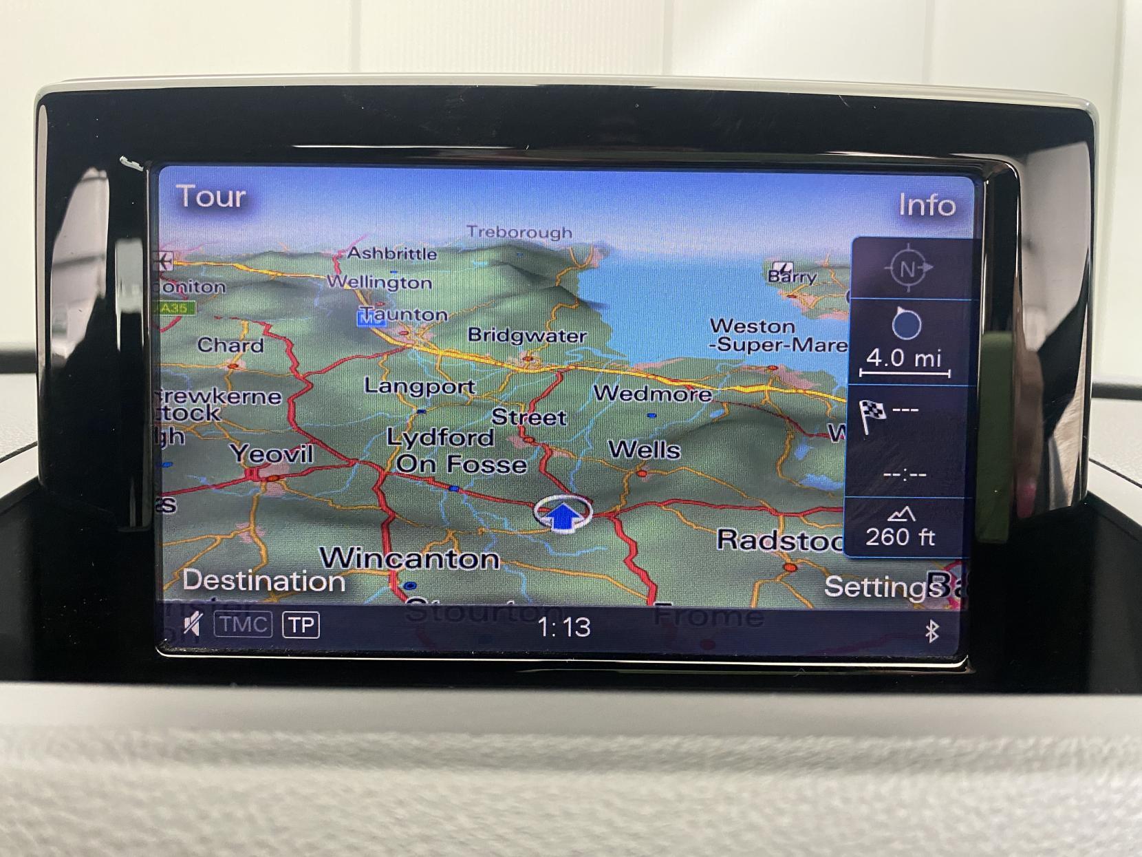 Audi Q3 view 36
