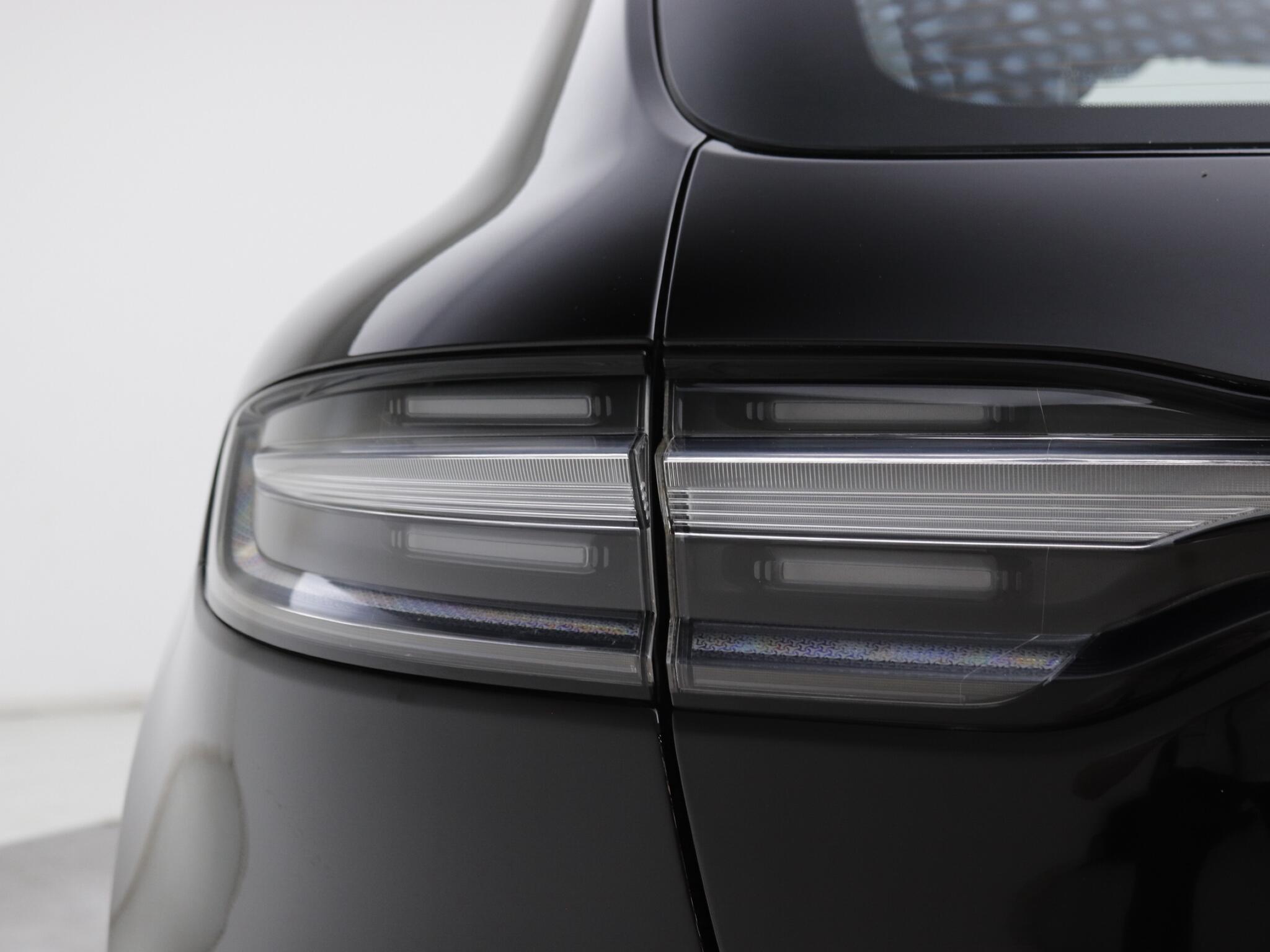 Porsche Macan view 20