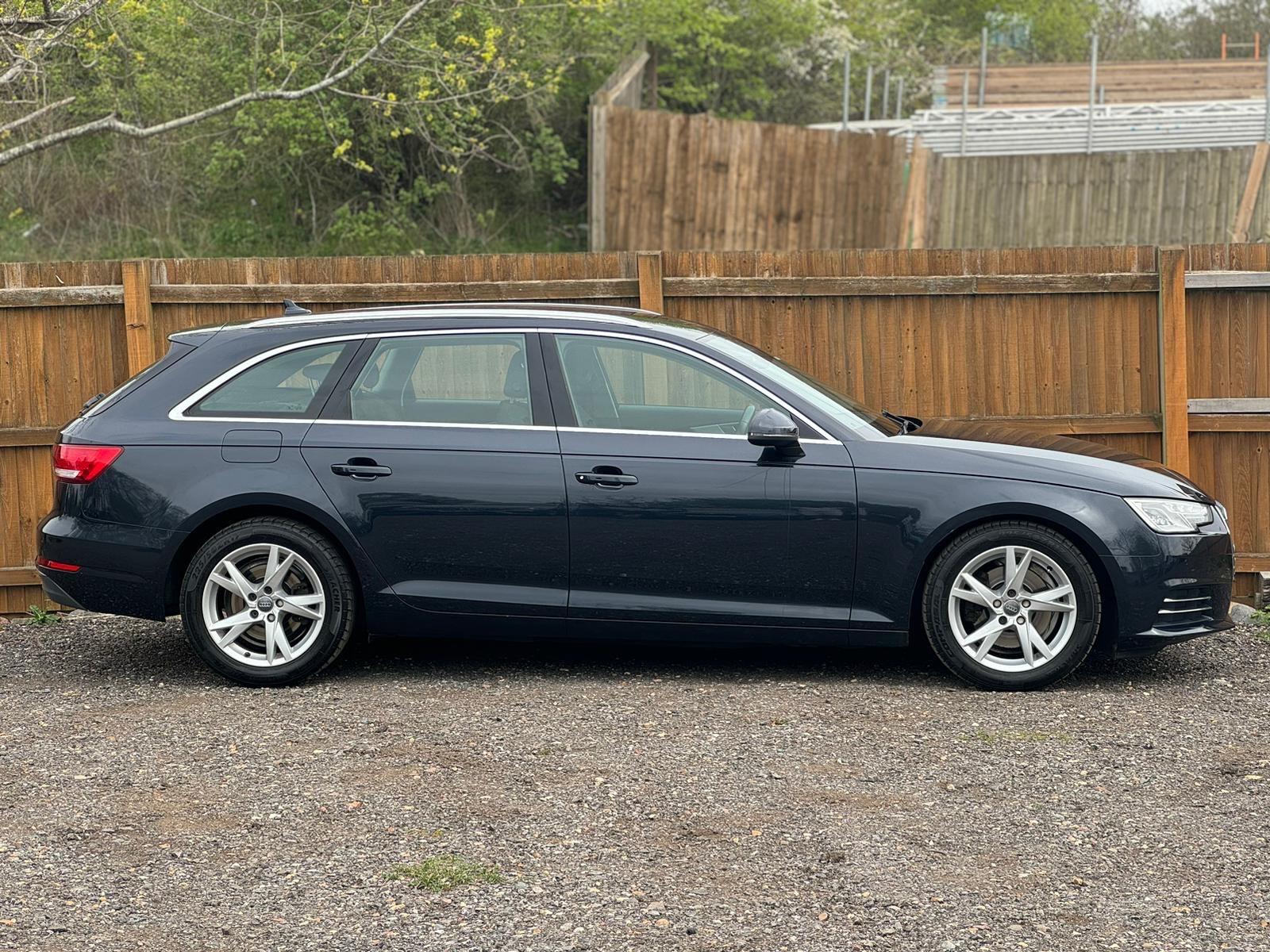 Audi A4 view 12