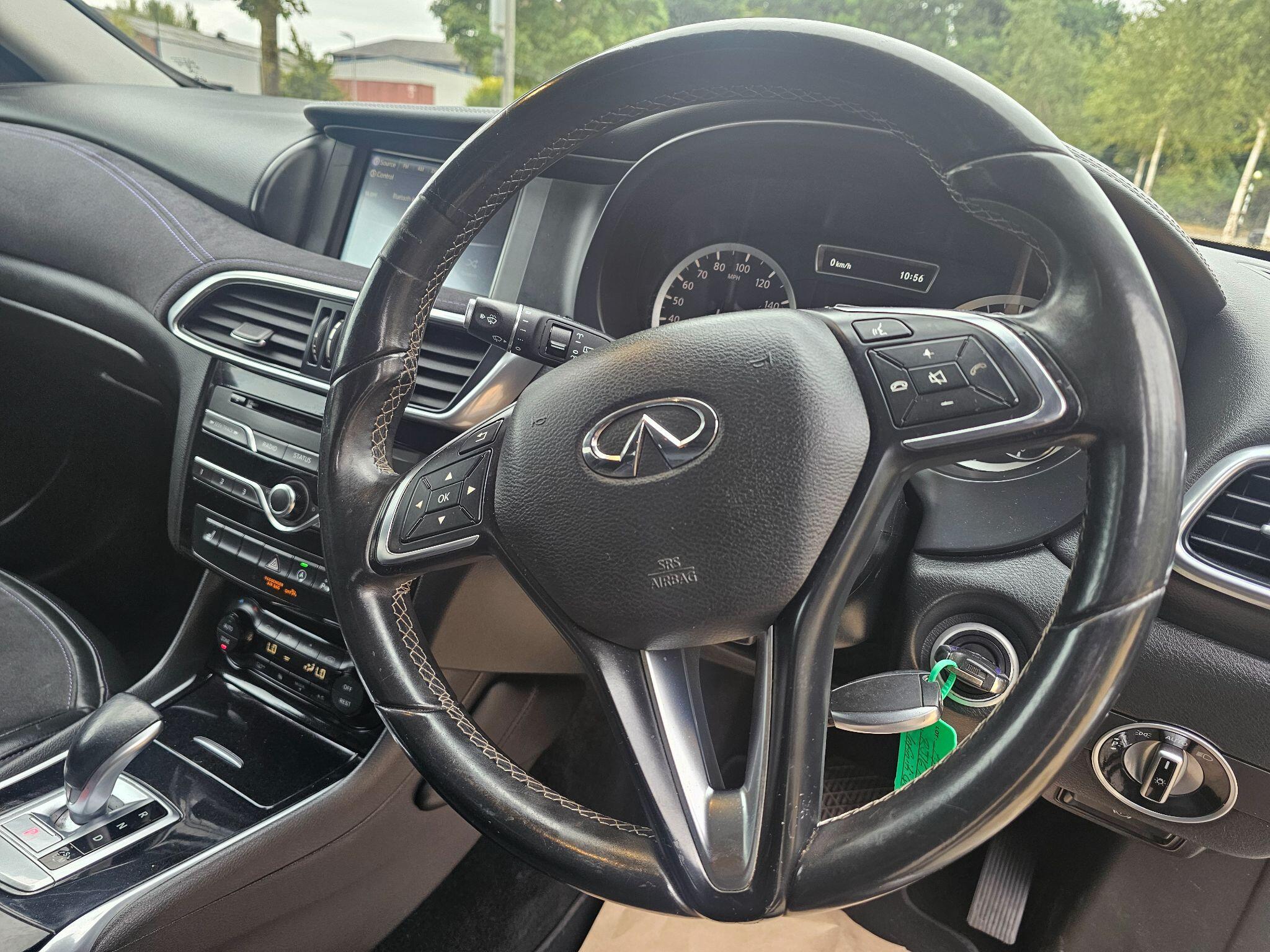 Infiniti Q30 view 30