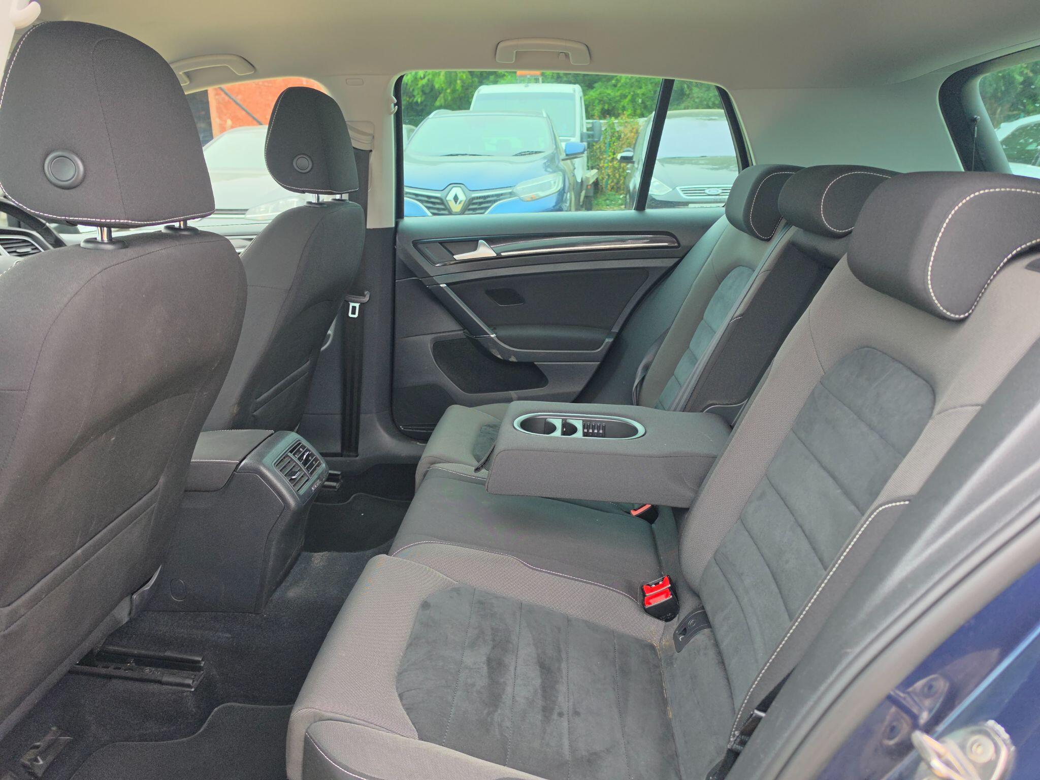 Volkswagen Golf view 10