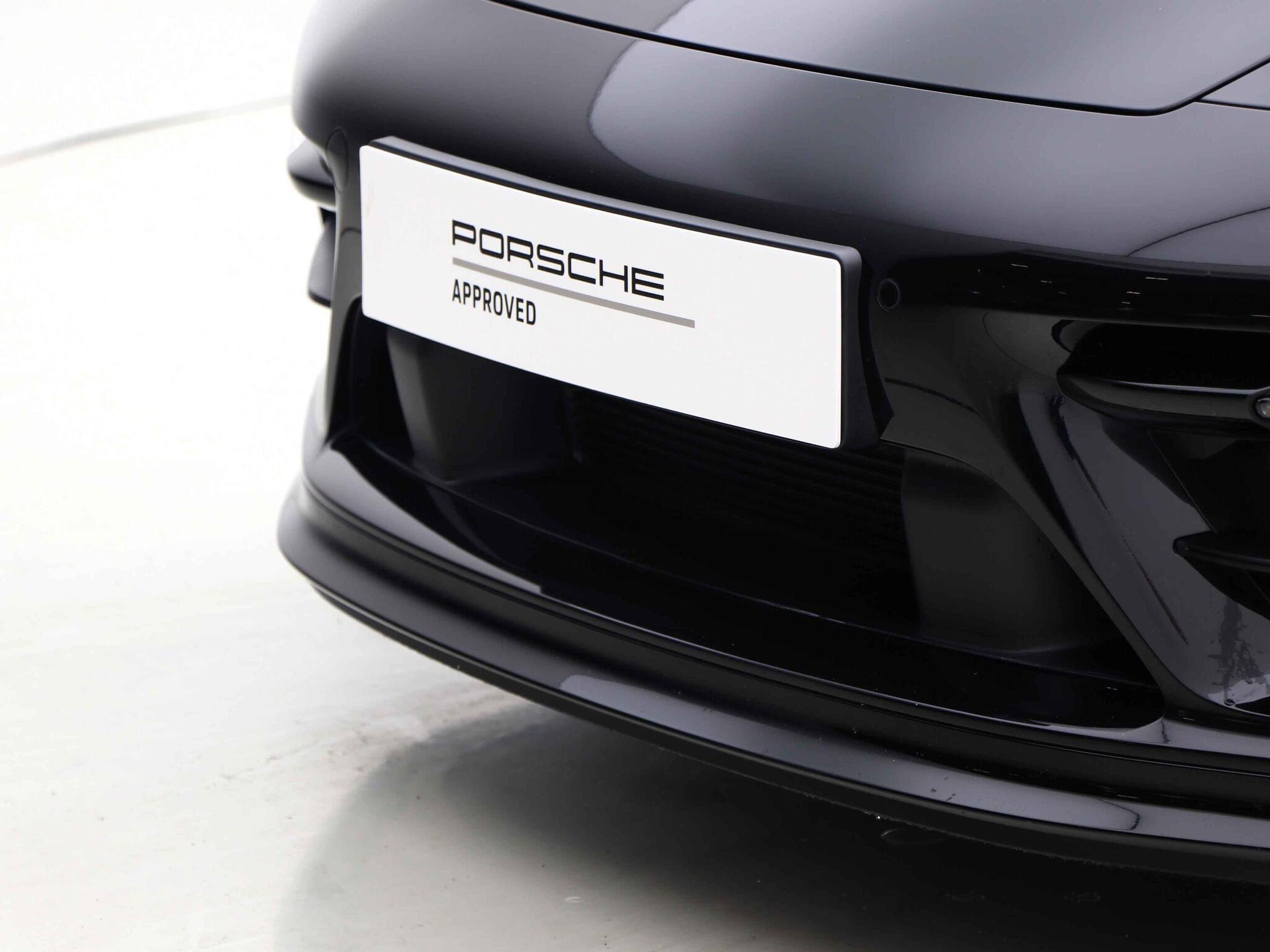 Porsche 911 view 15