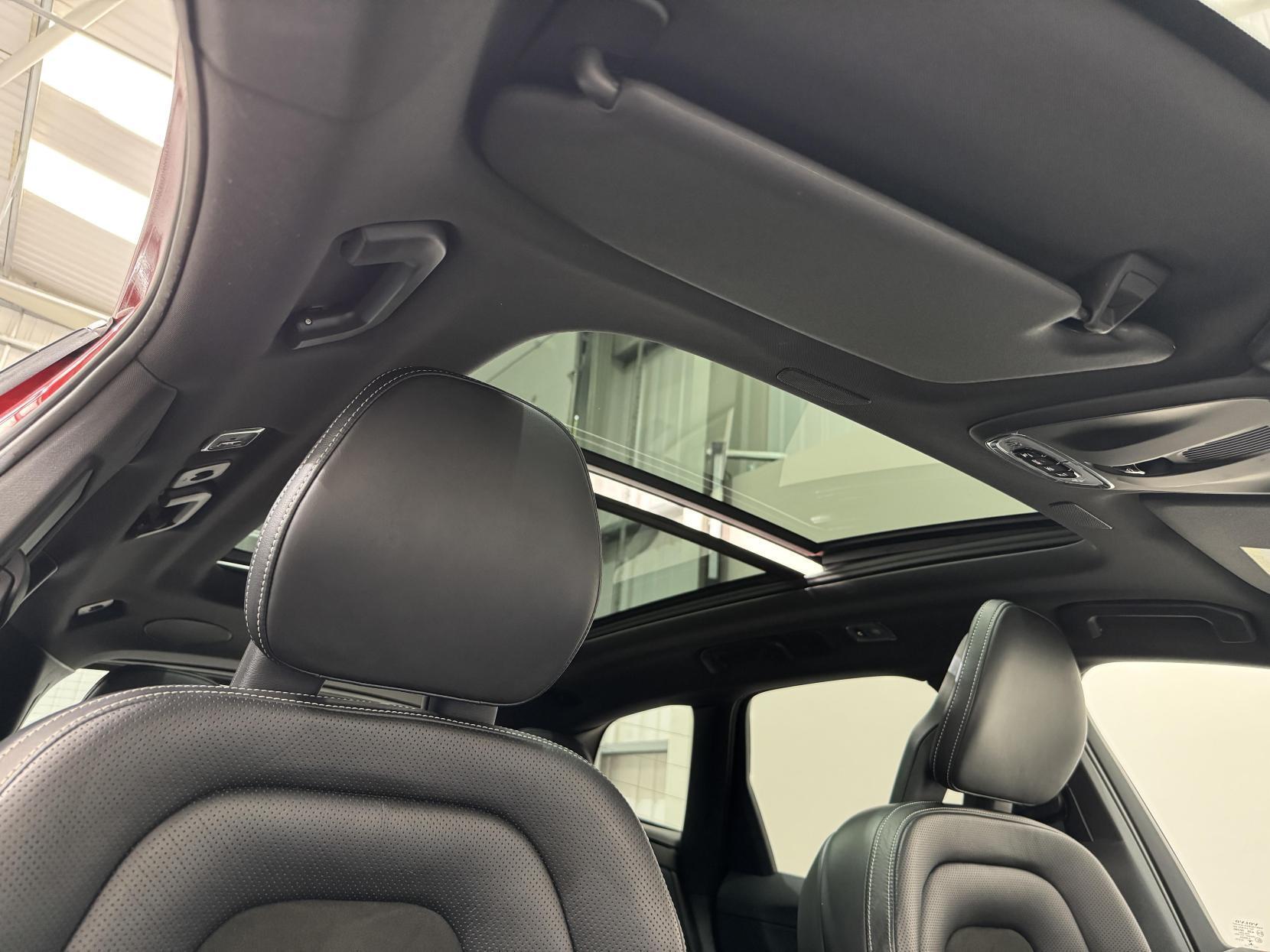 Volvo XC60 view 25