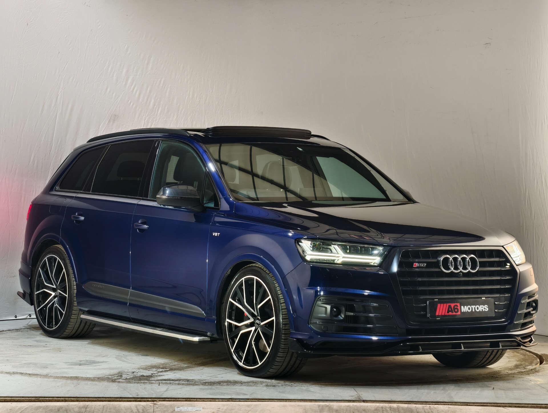Audi SQ7 view 8