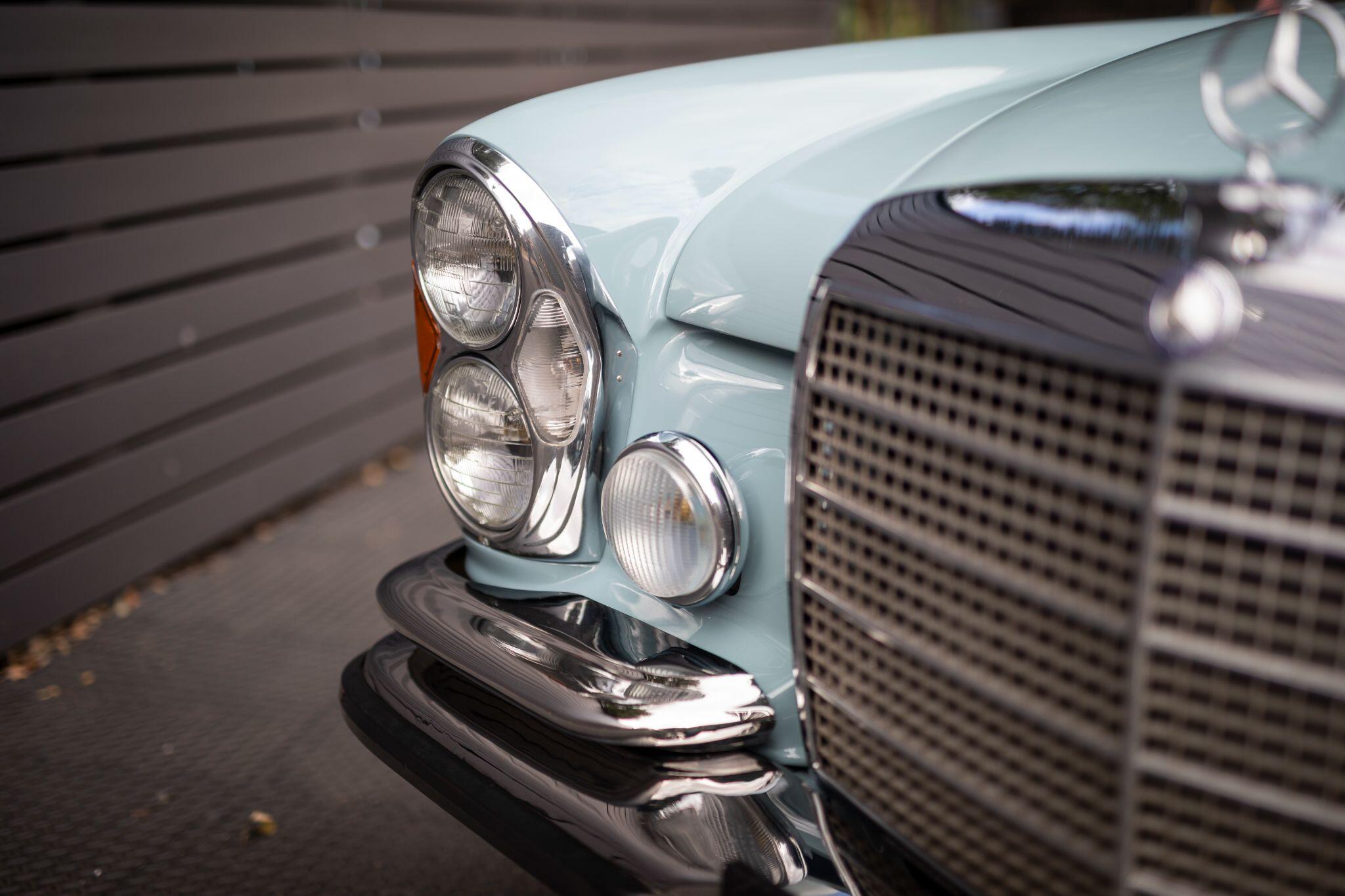 Mercedes-Benz 280 view 39