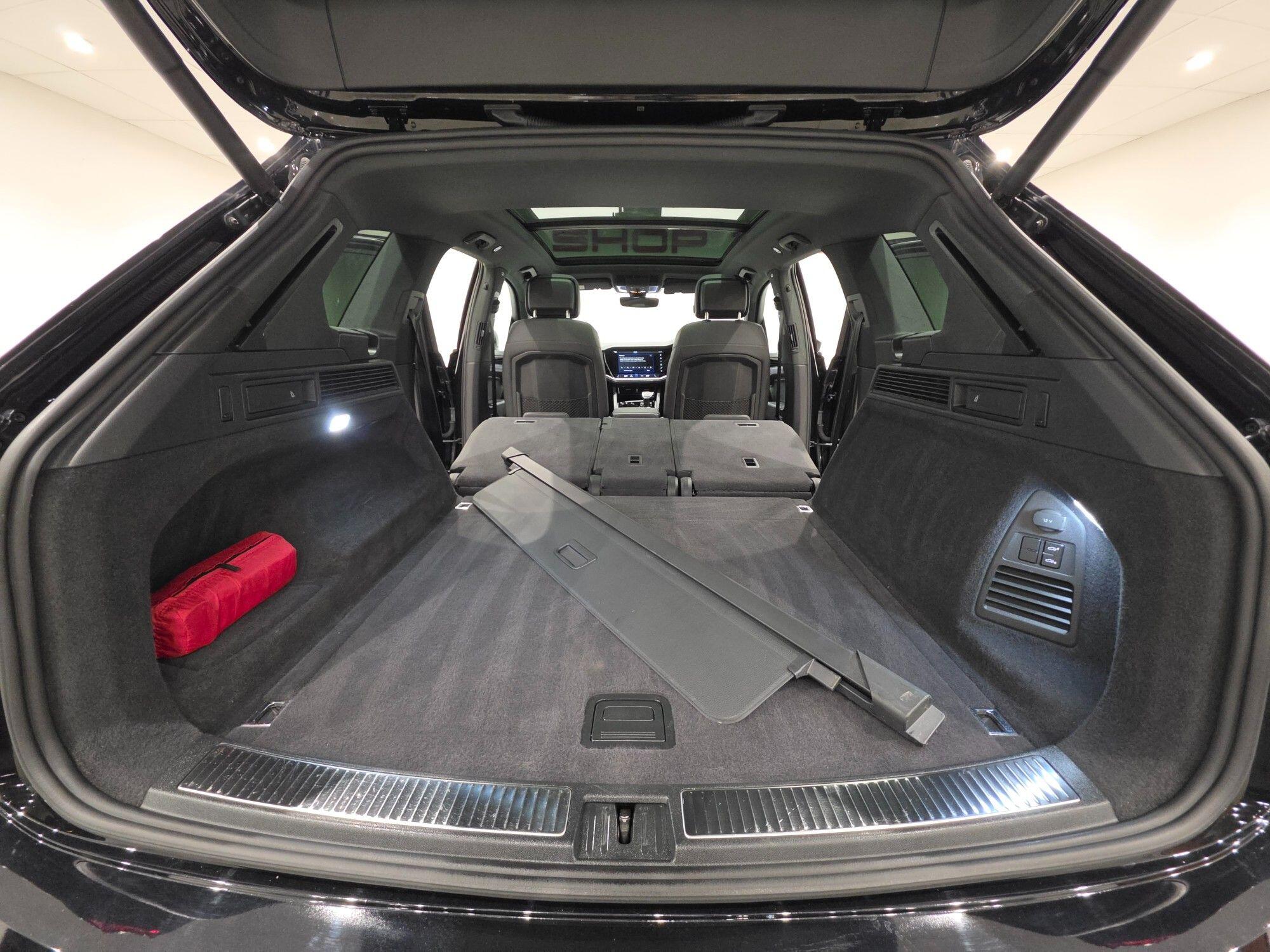 Volkswagen Touareg view 49