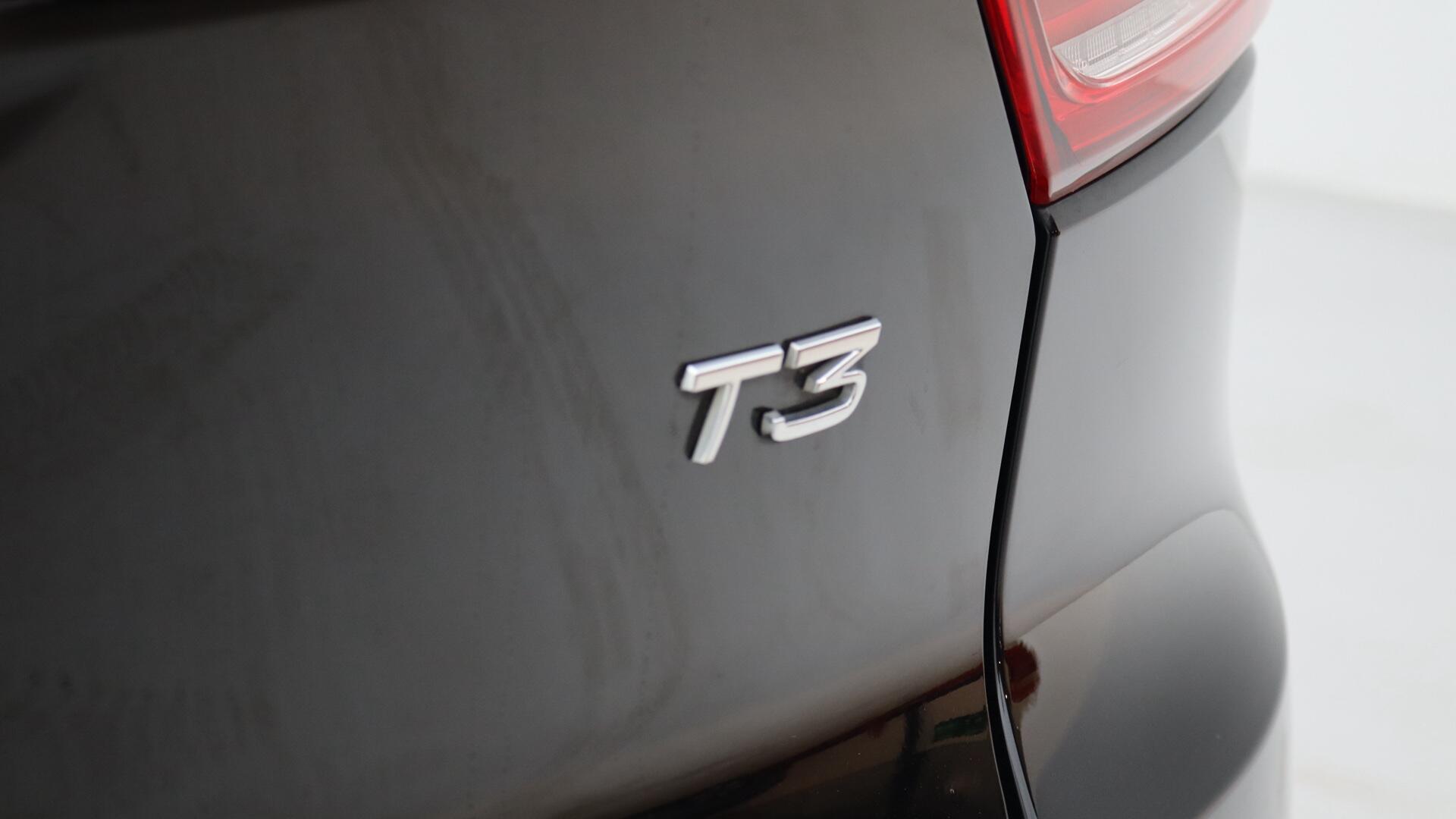 Volvo XC40 view 42