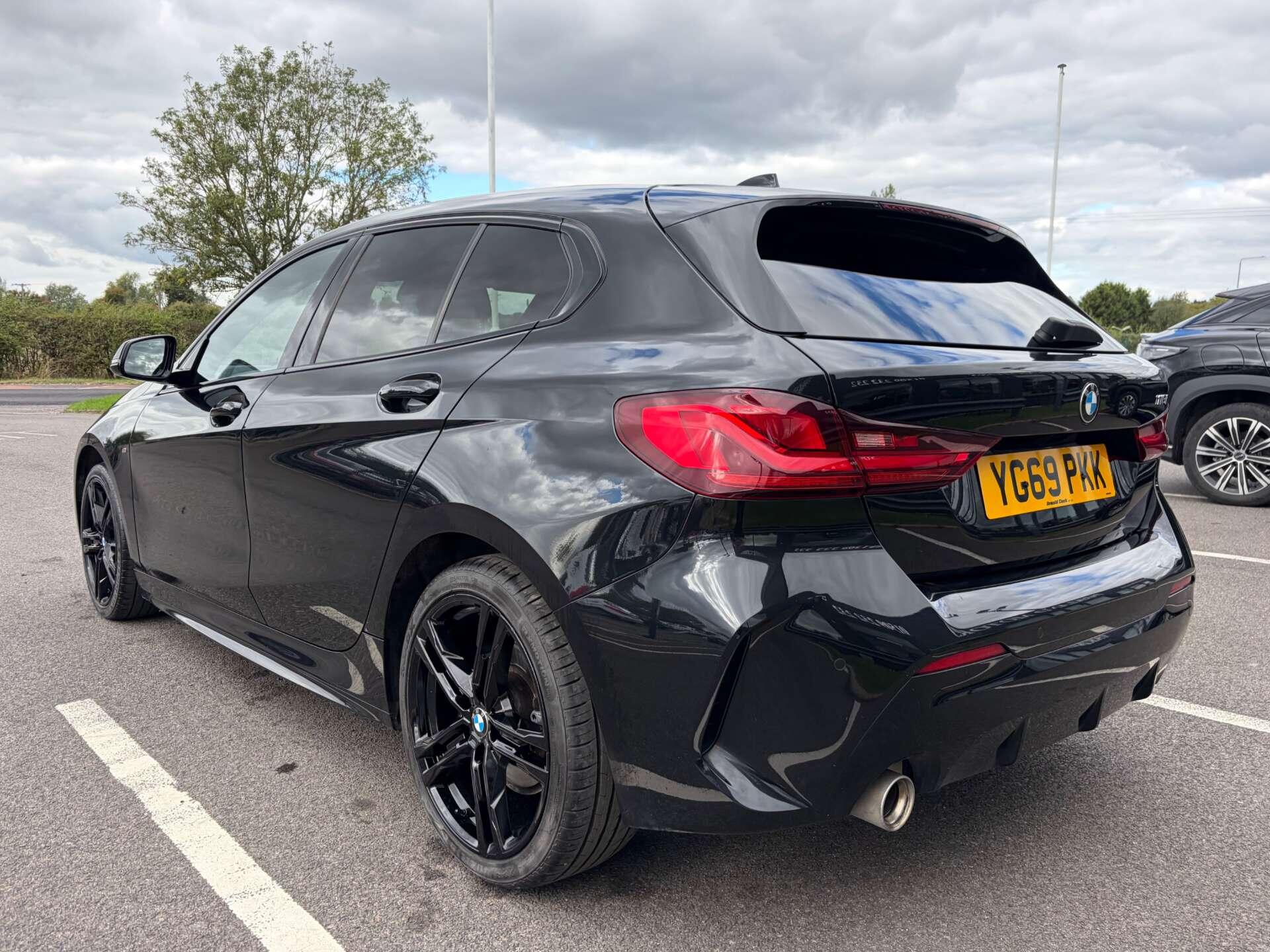BMW 1 Series view 6