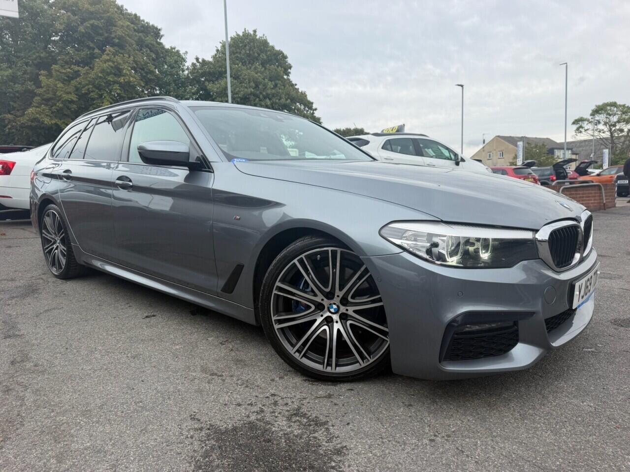 BMW 5 Series view 29