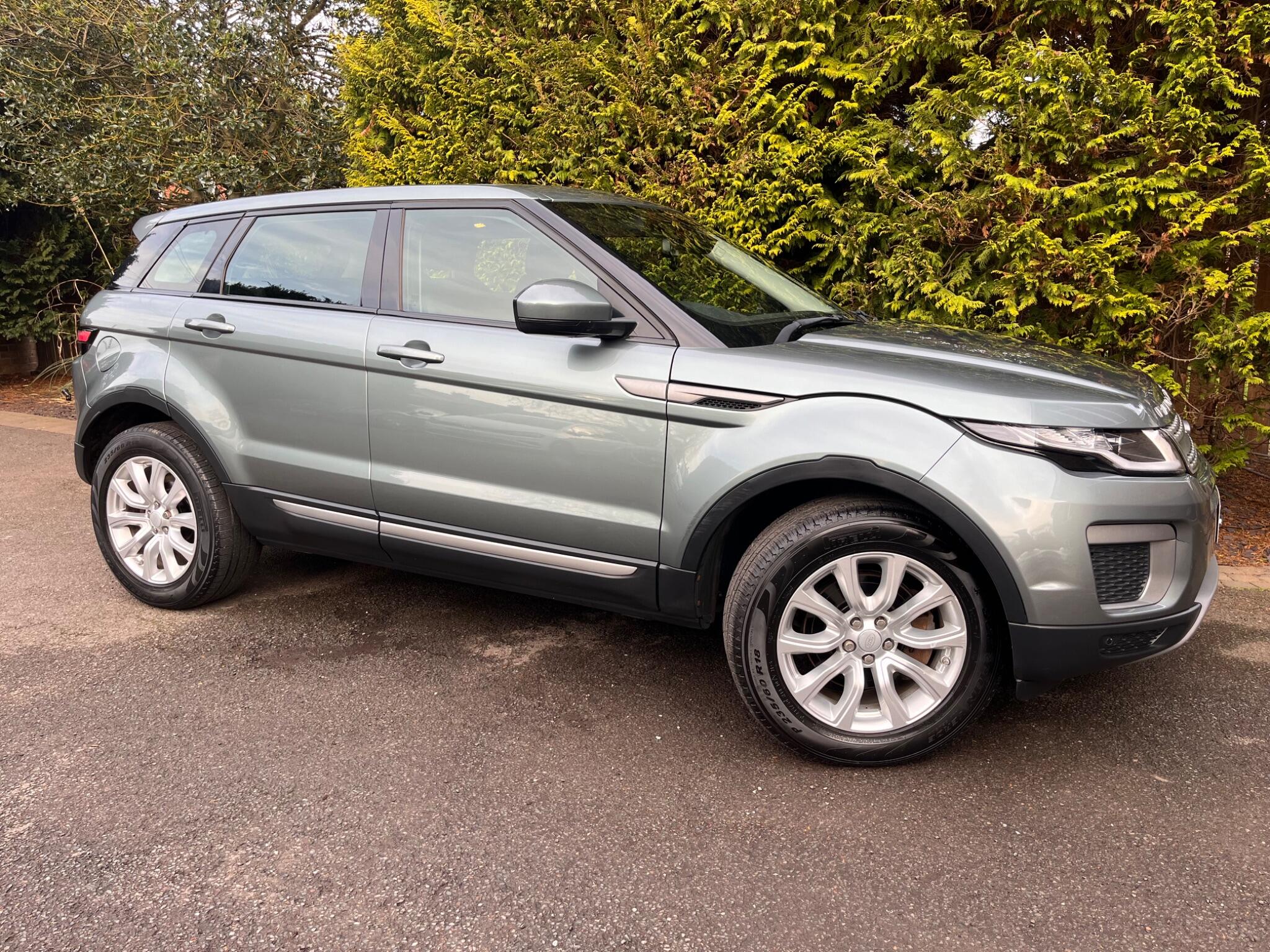 Land Rover Range Rover Evoque view 19