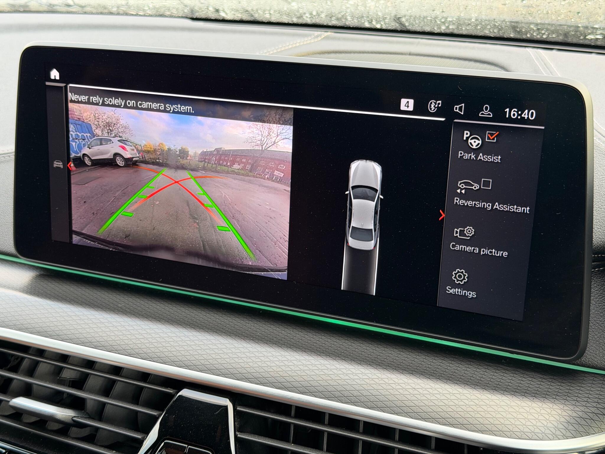 BMW 5 Series view 40