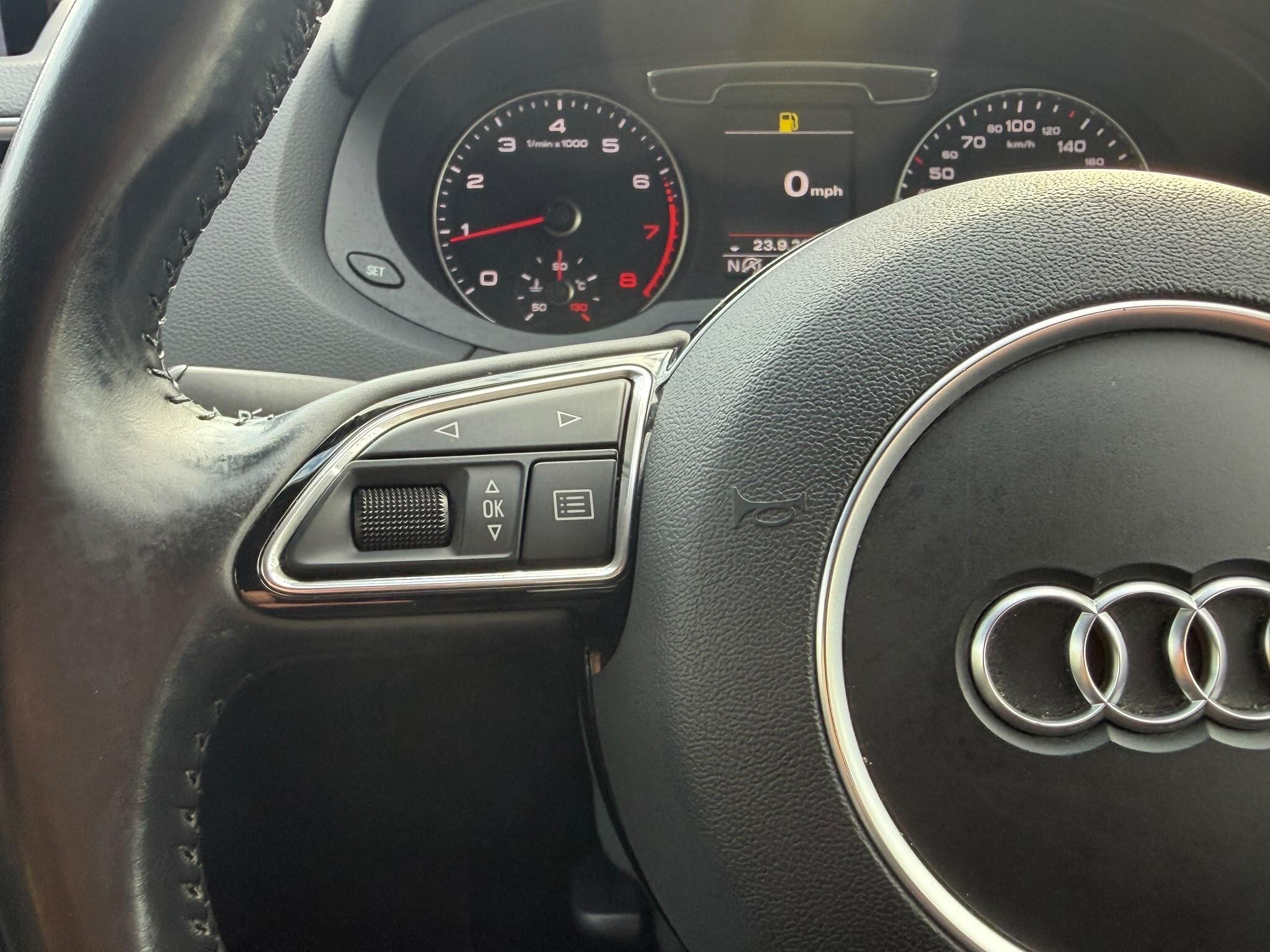Audi Q3 view 11