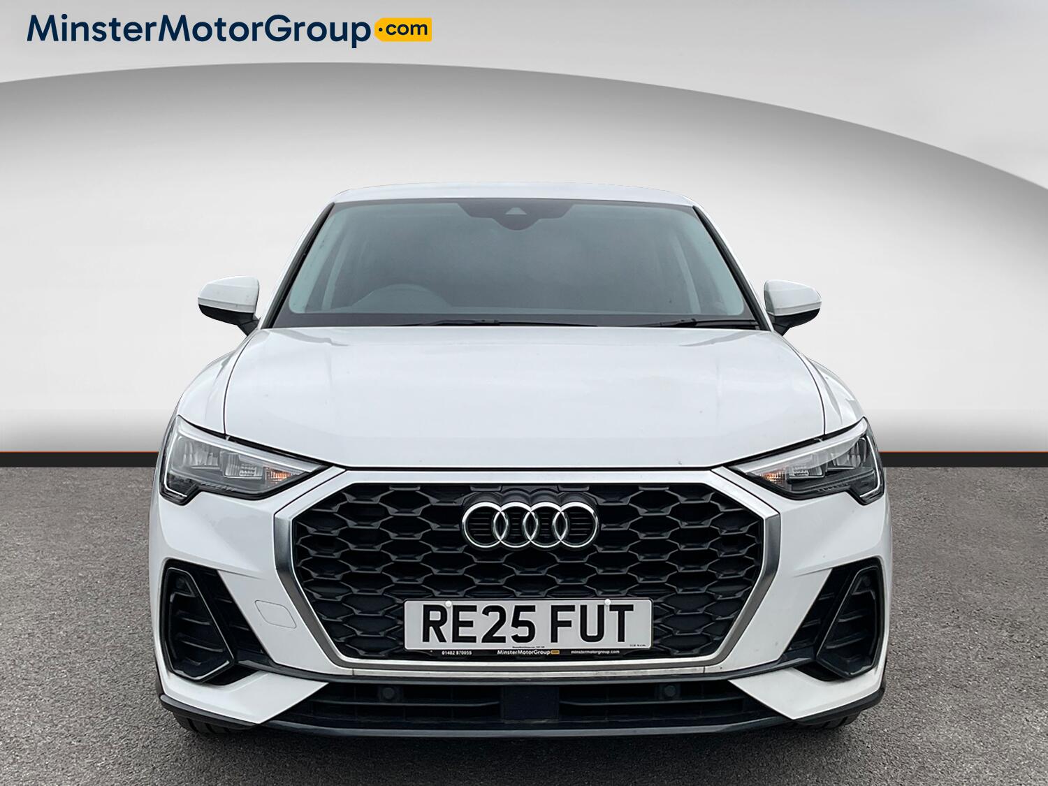 Audi Q3 view 5
