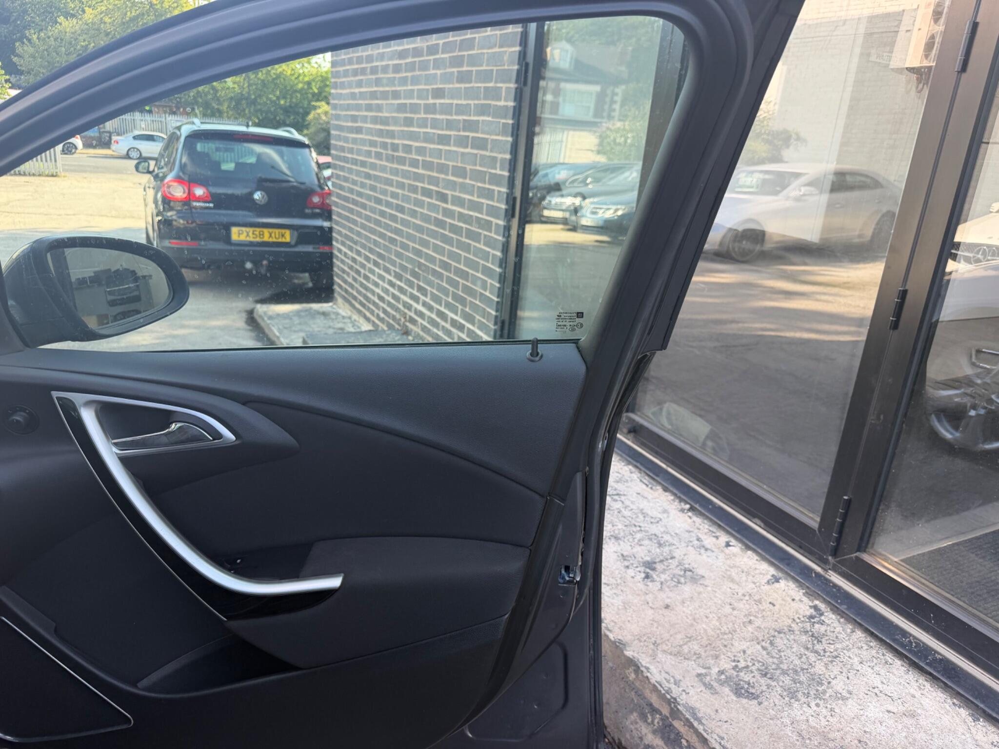 Vauxhall Astra view 9