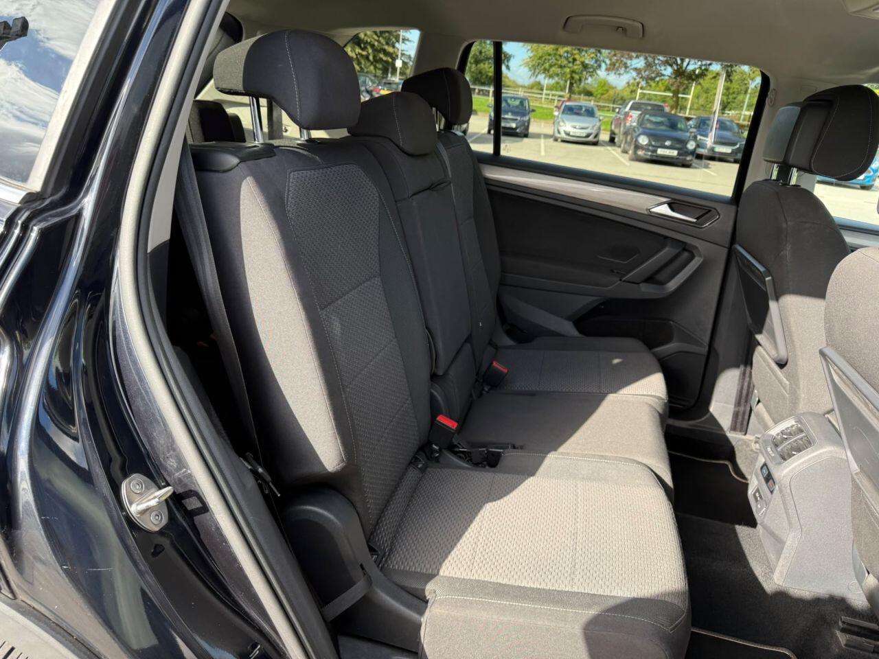 Volkswagen Tiguan Allspace view 35