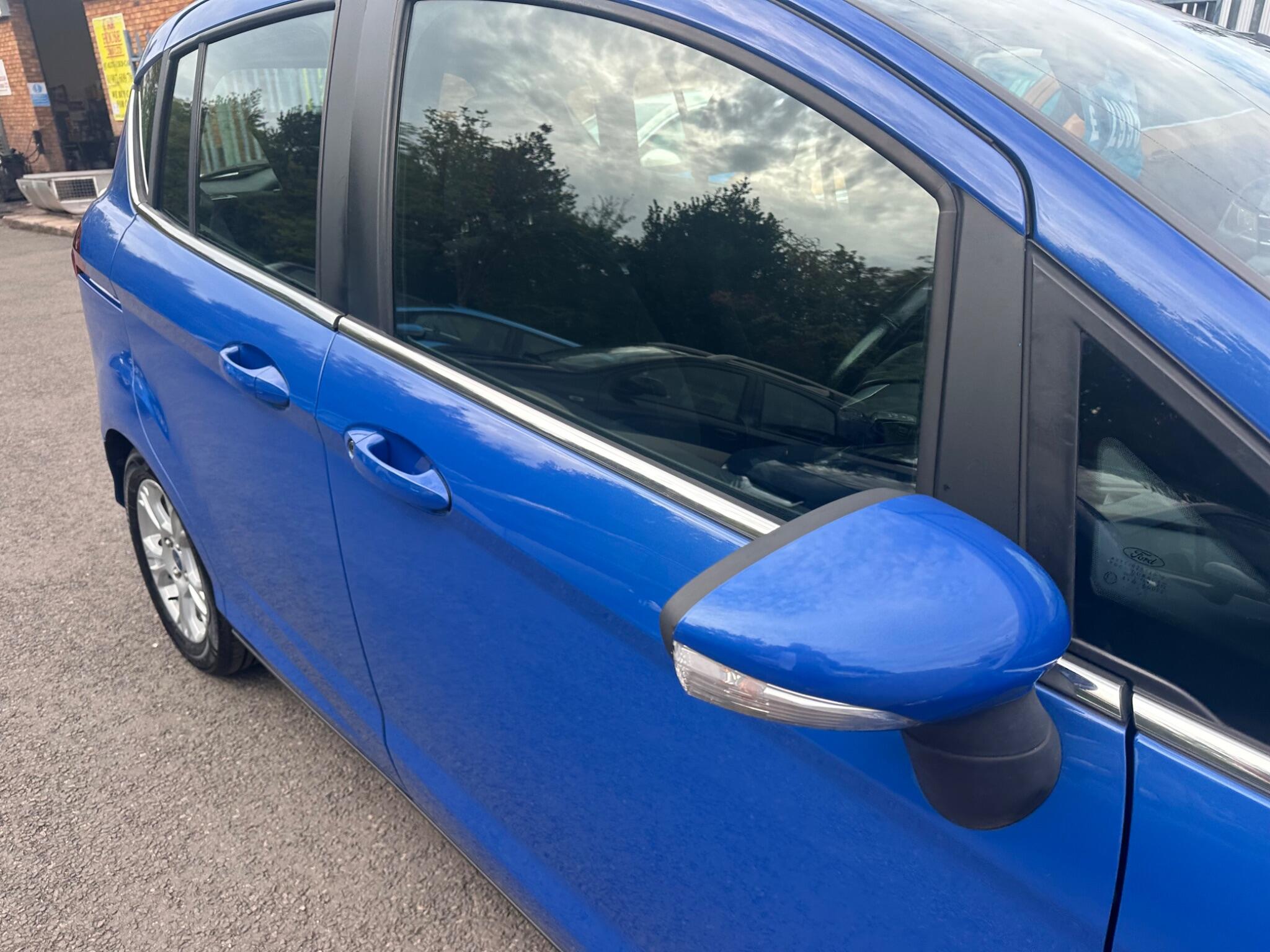 Ford B-Max view 36