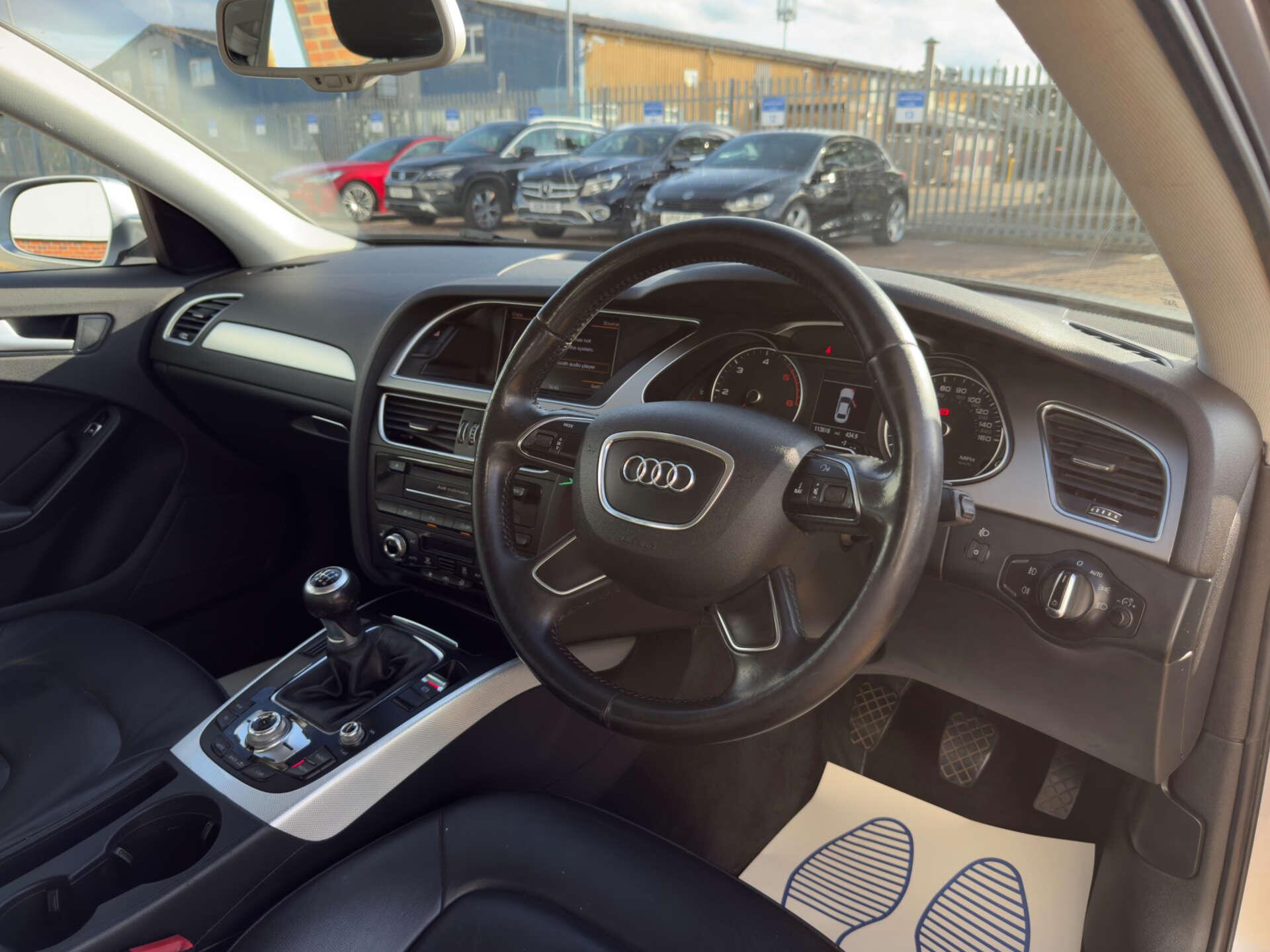 Audi A4 view 14