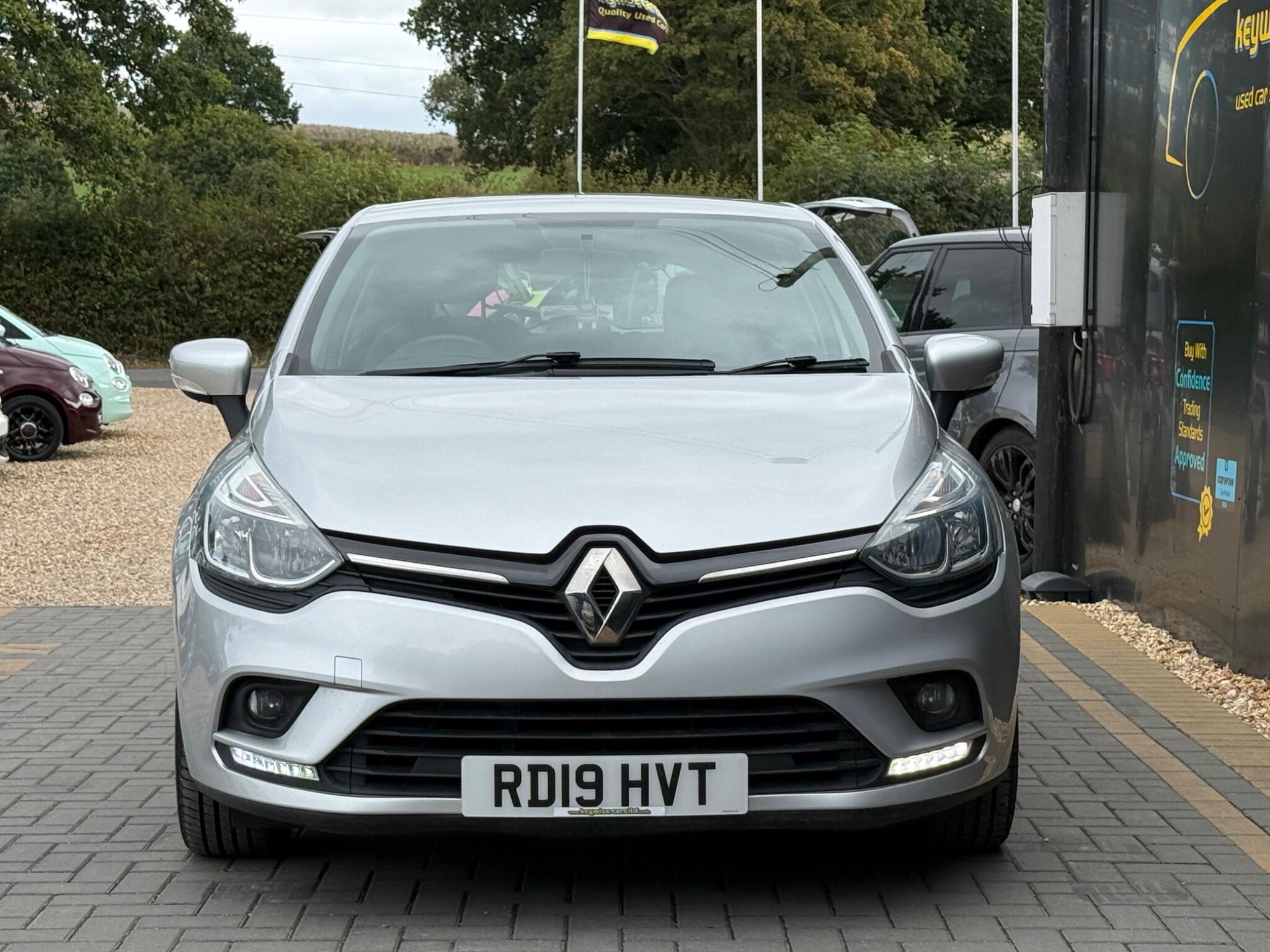 Renault Clio view 8