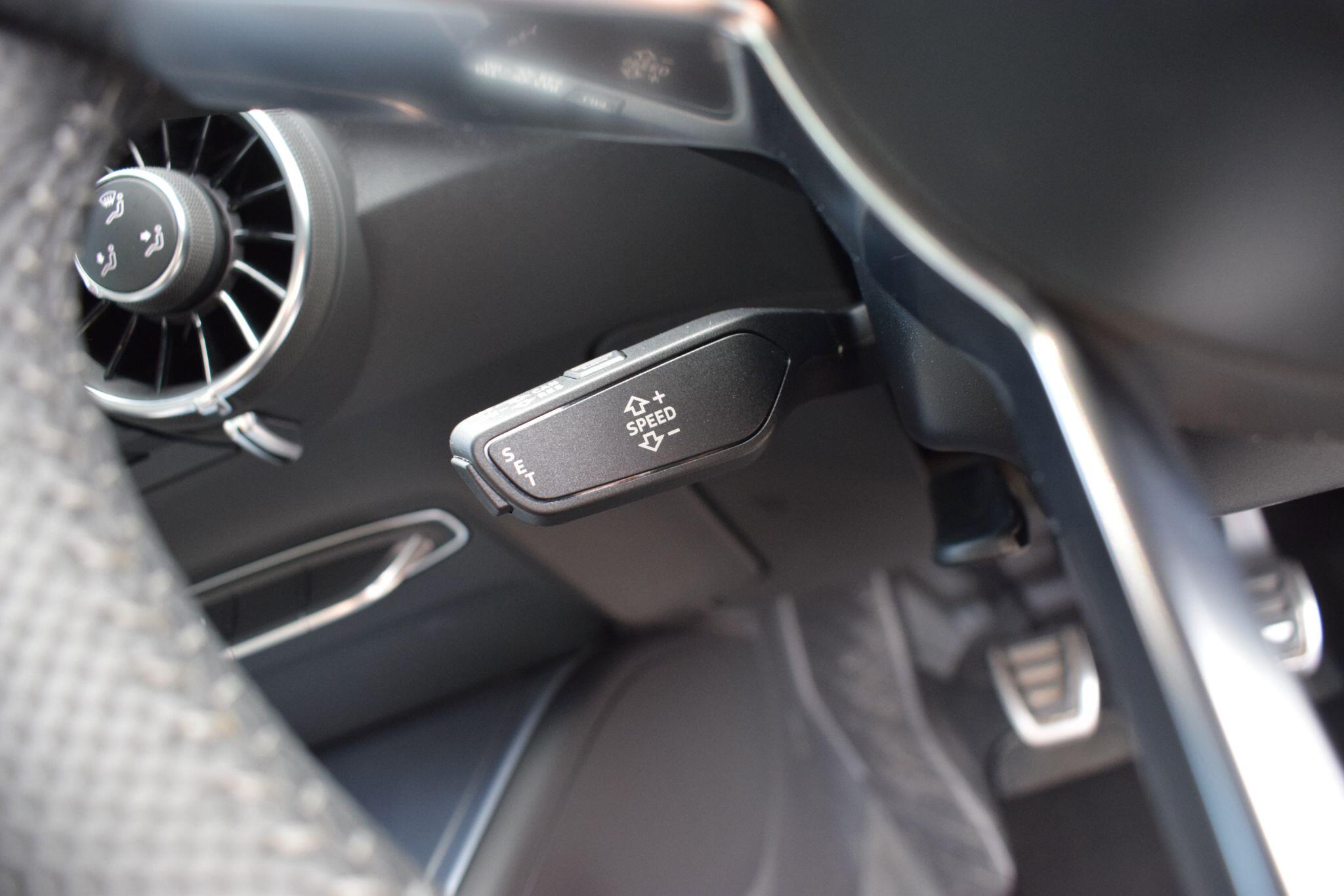 Audi TT view 18