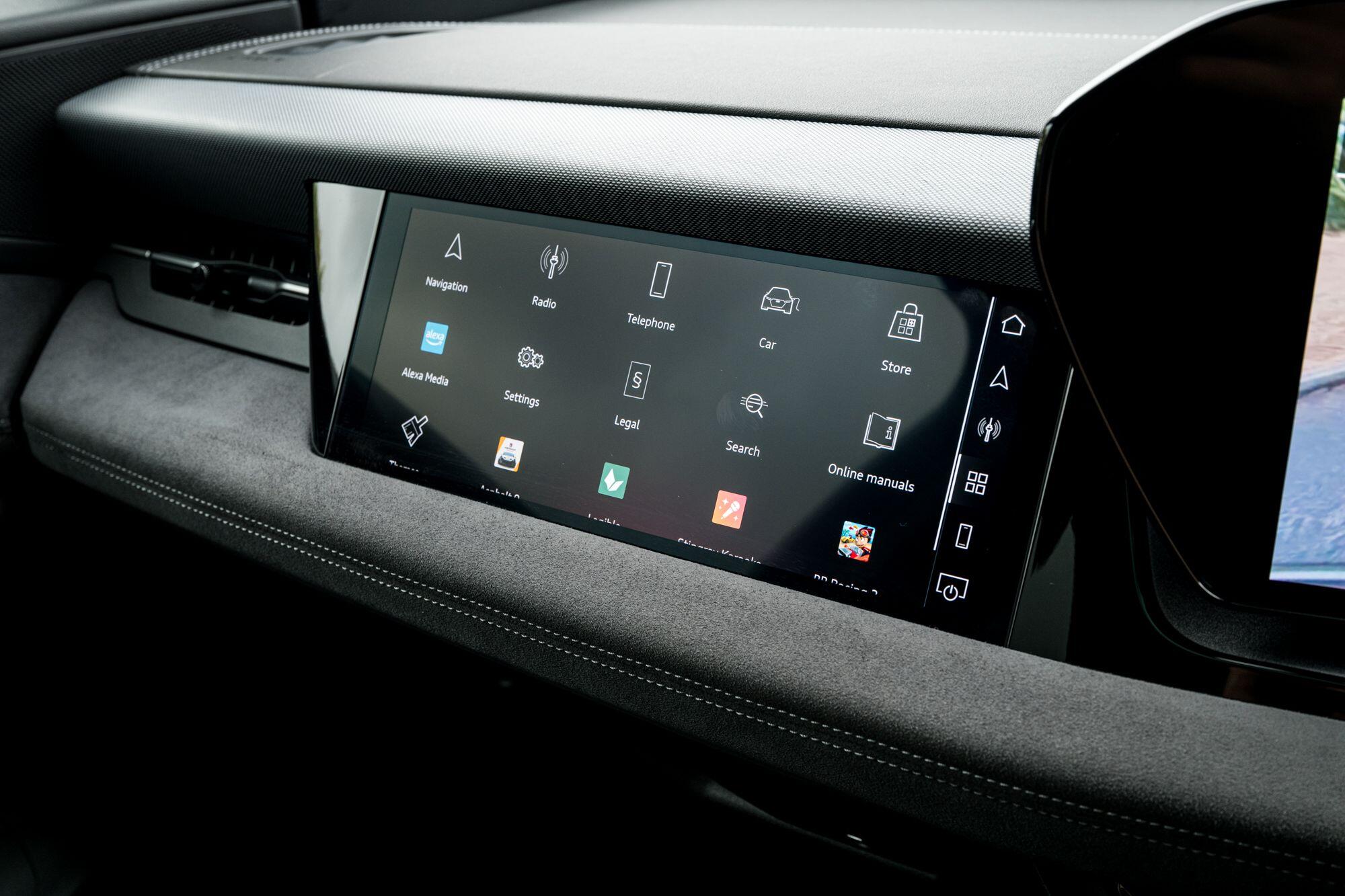 Audi SQ6 E-Tron view 50