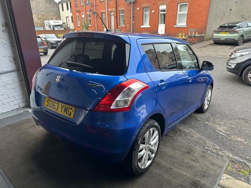 2013 Suzuki Swift image 32