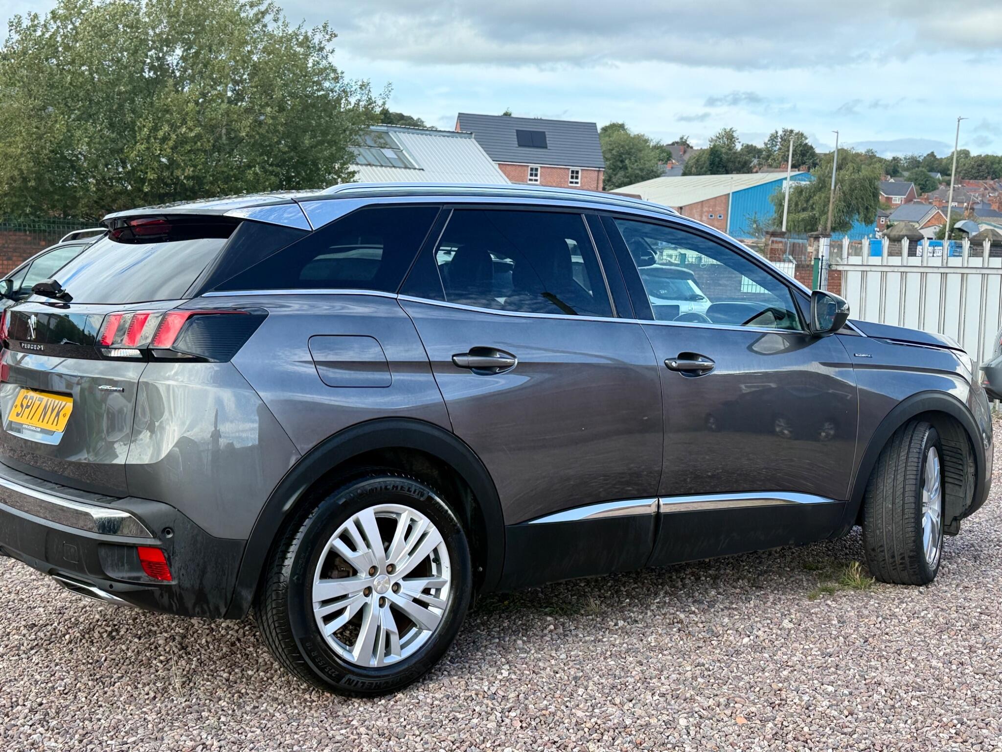 Peugeot 3008 view 10