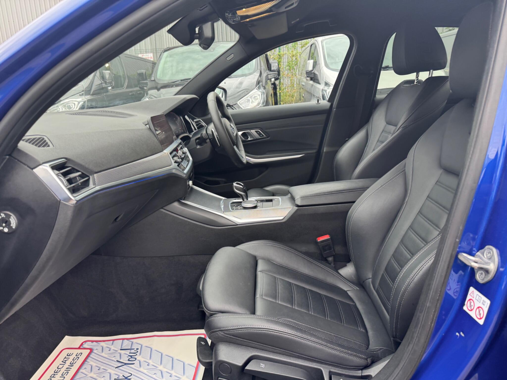 BMW 3 Series view 54