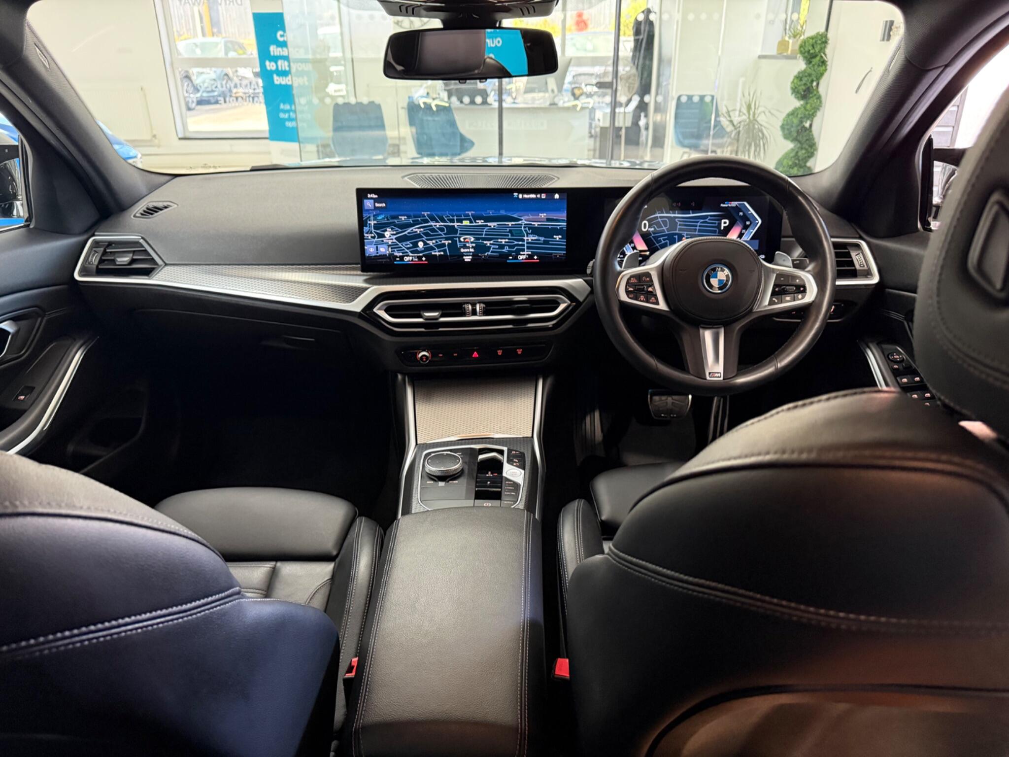 BMW 3 Series view 23