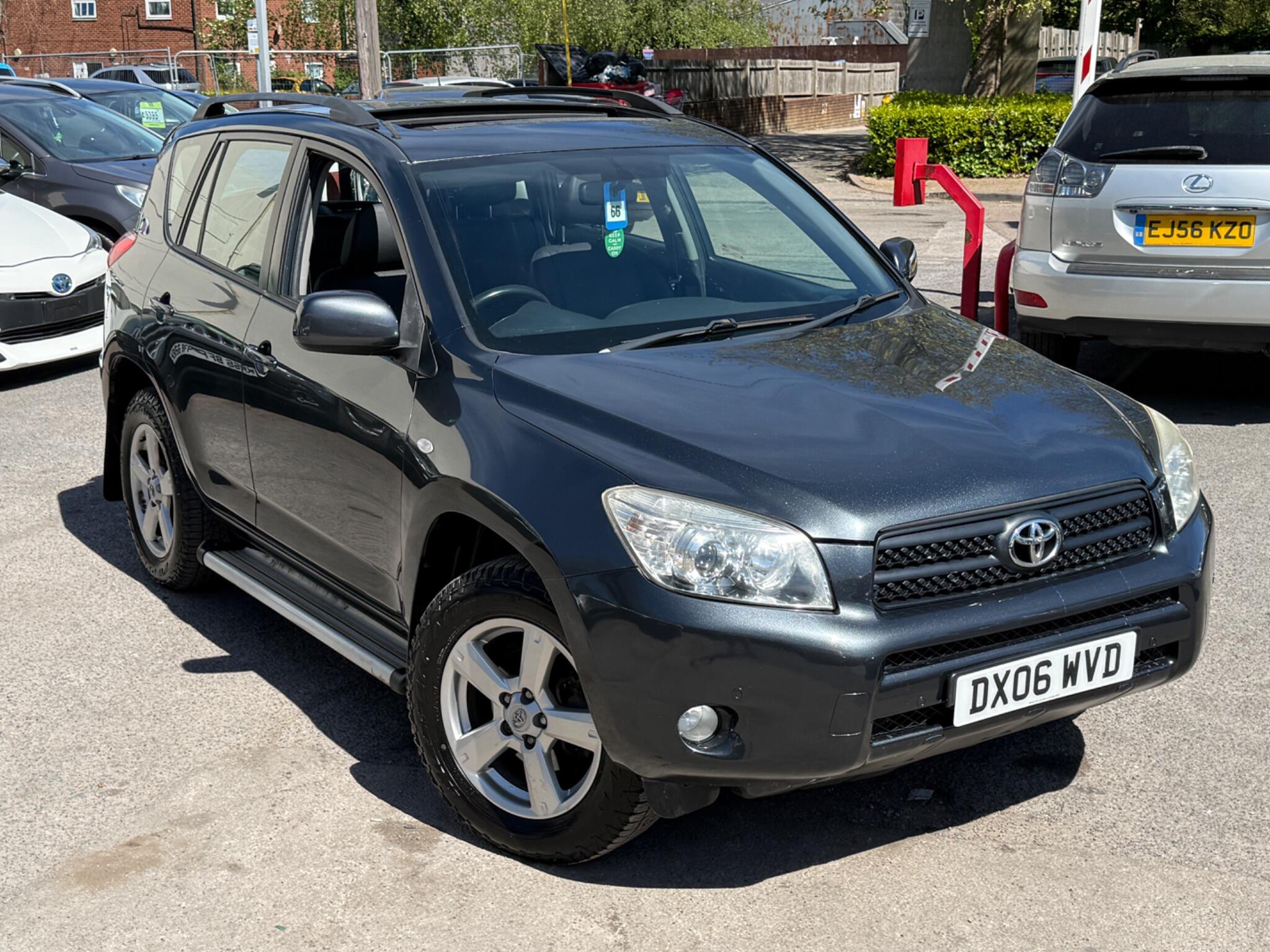 Toyota RAV4 - Image 8