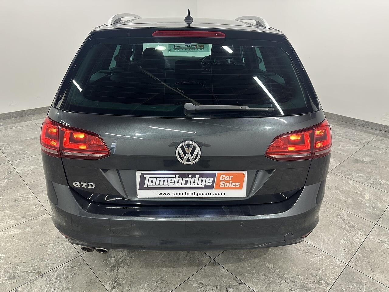Volkswagen Golf view 5