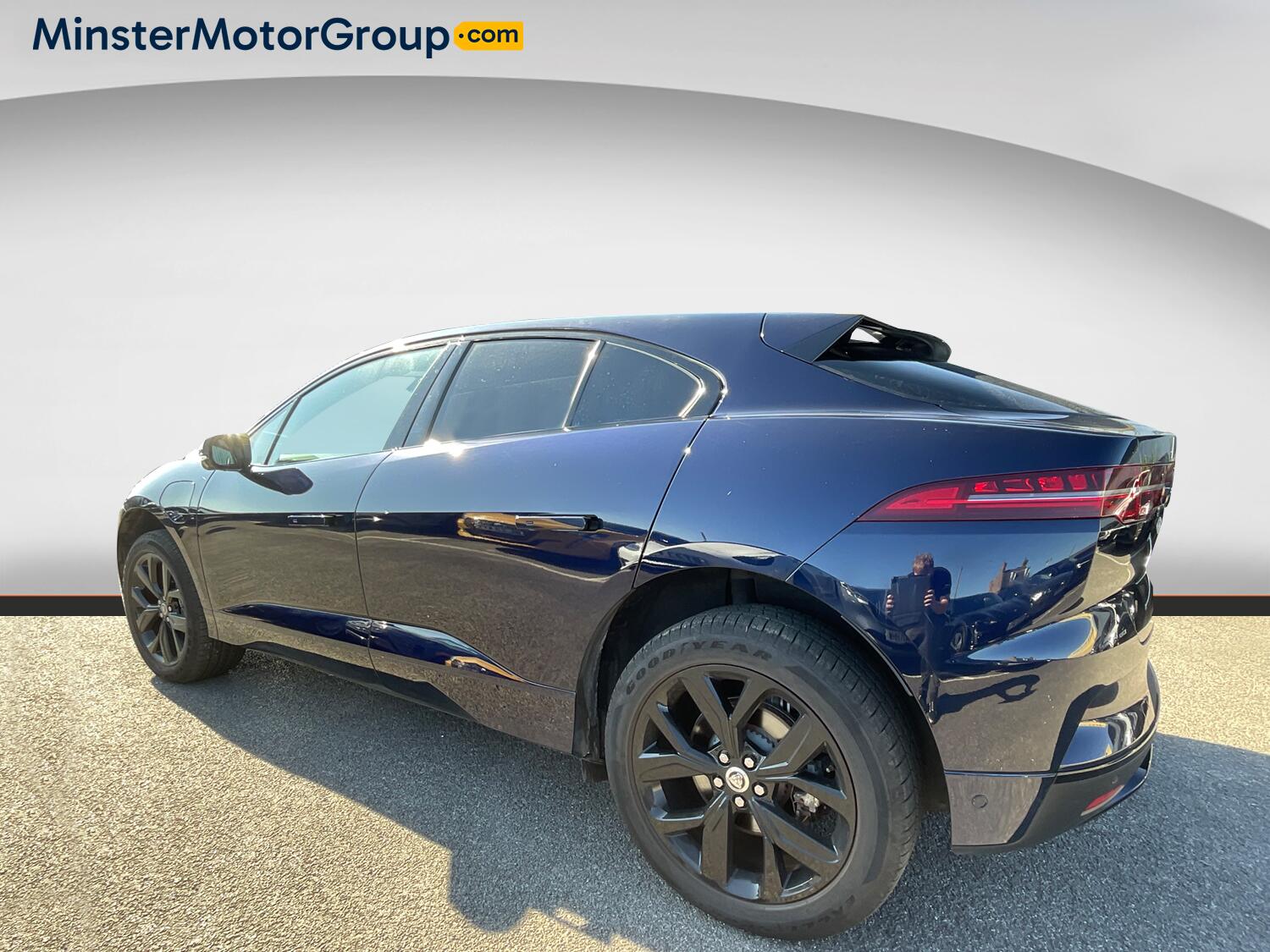 Jaguar I-Pace view 4
