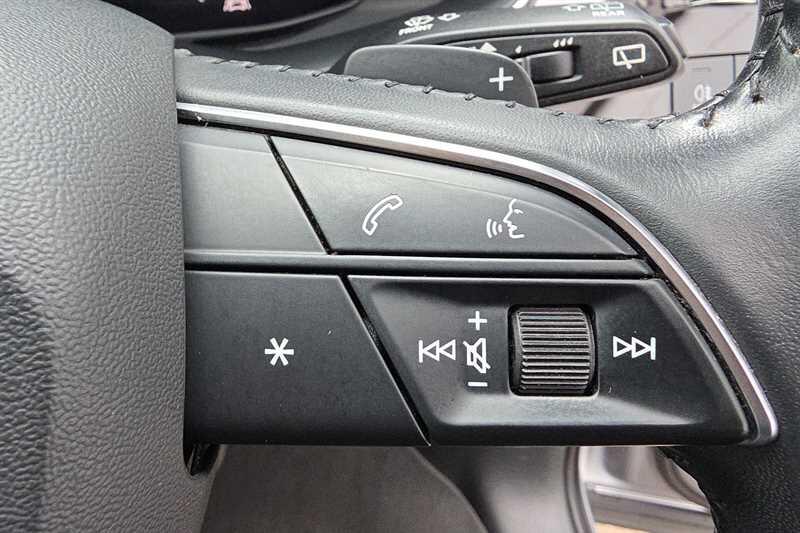Audi Q7 view 22