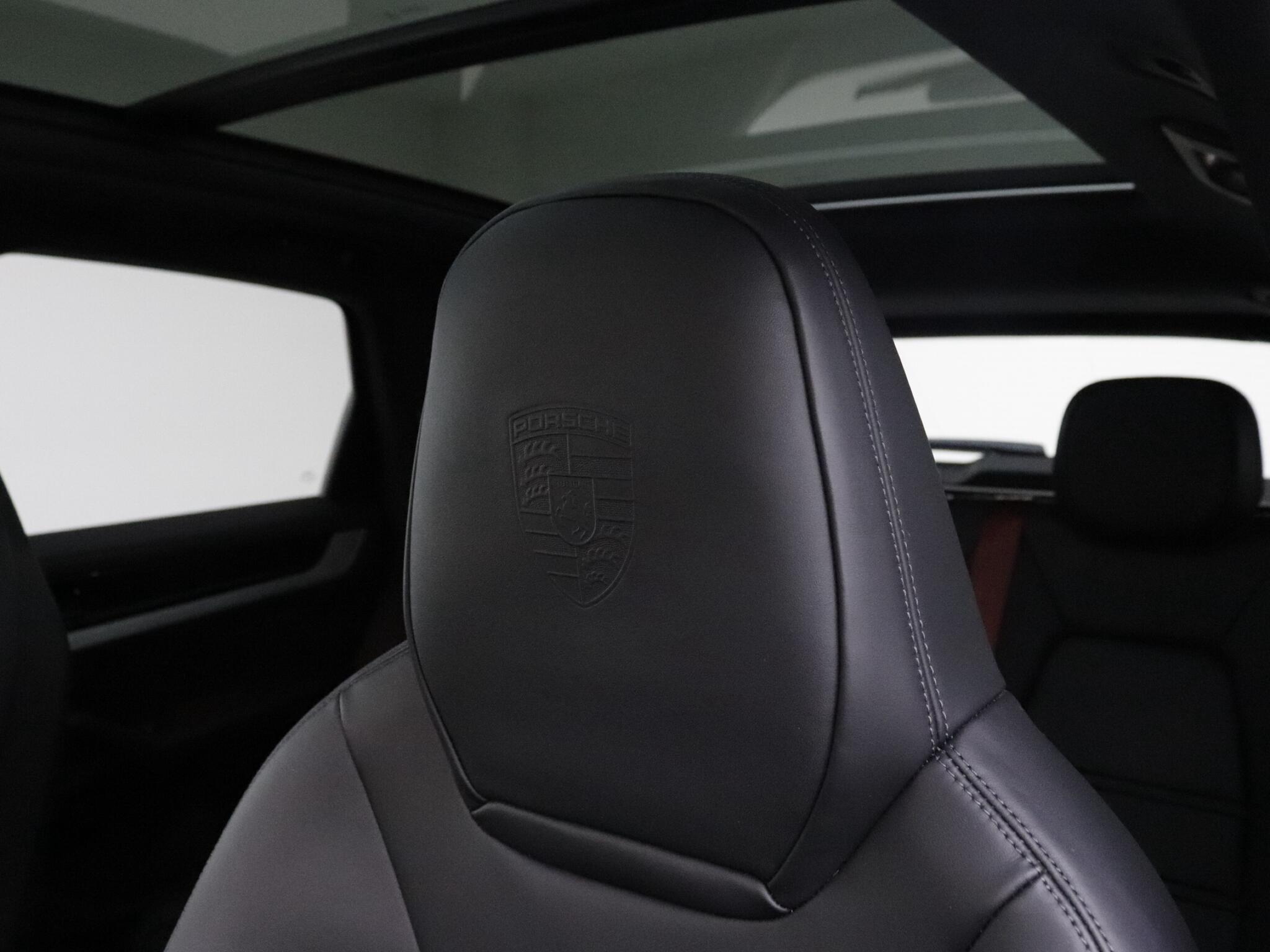 Porsche Cayenne view 15