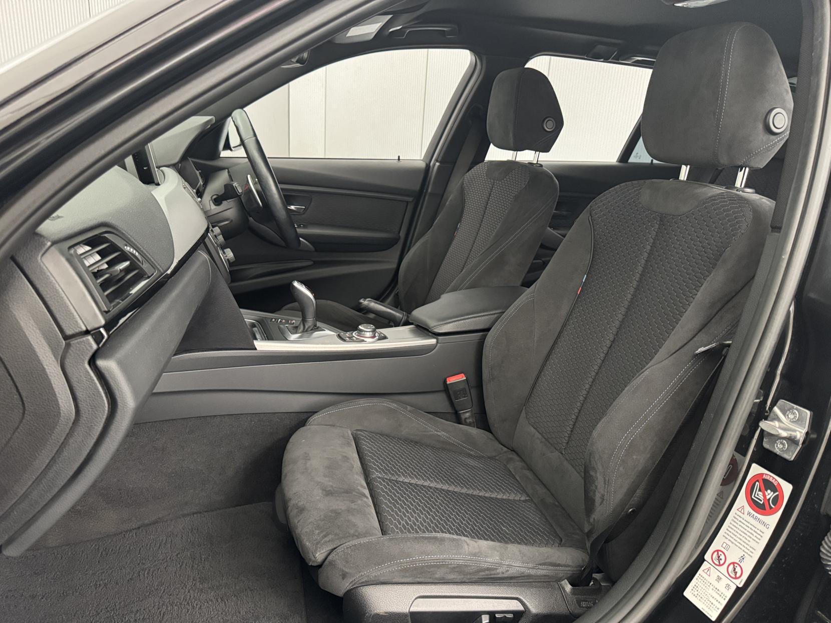 BMW 3 Series view 59