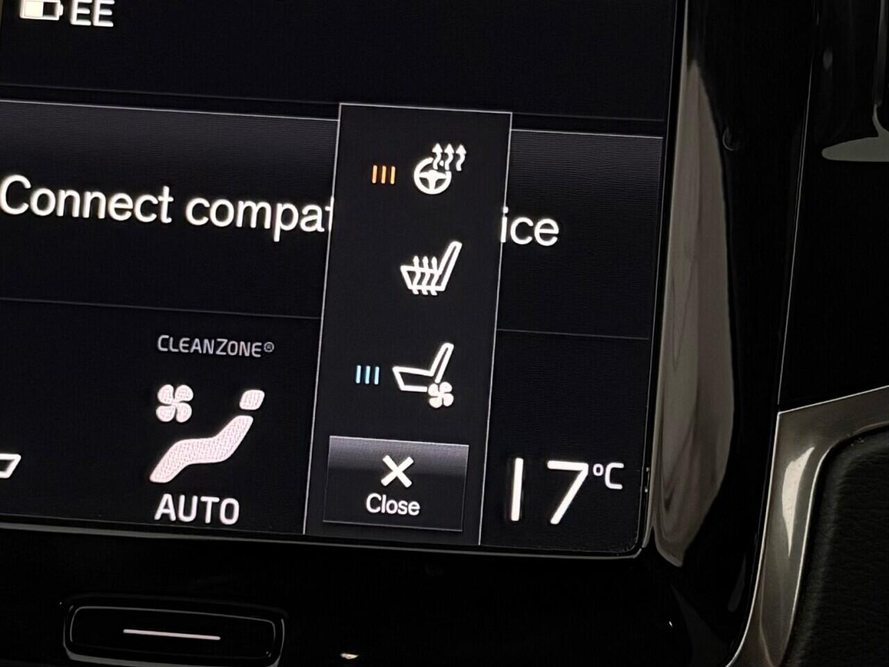 Volvo XC90 view 9