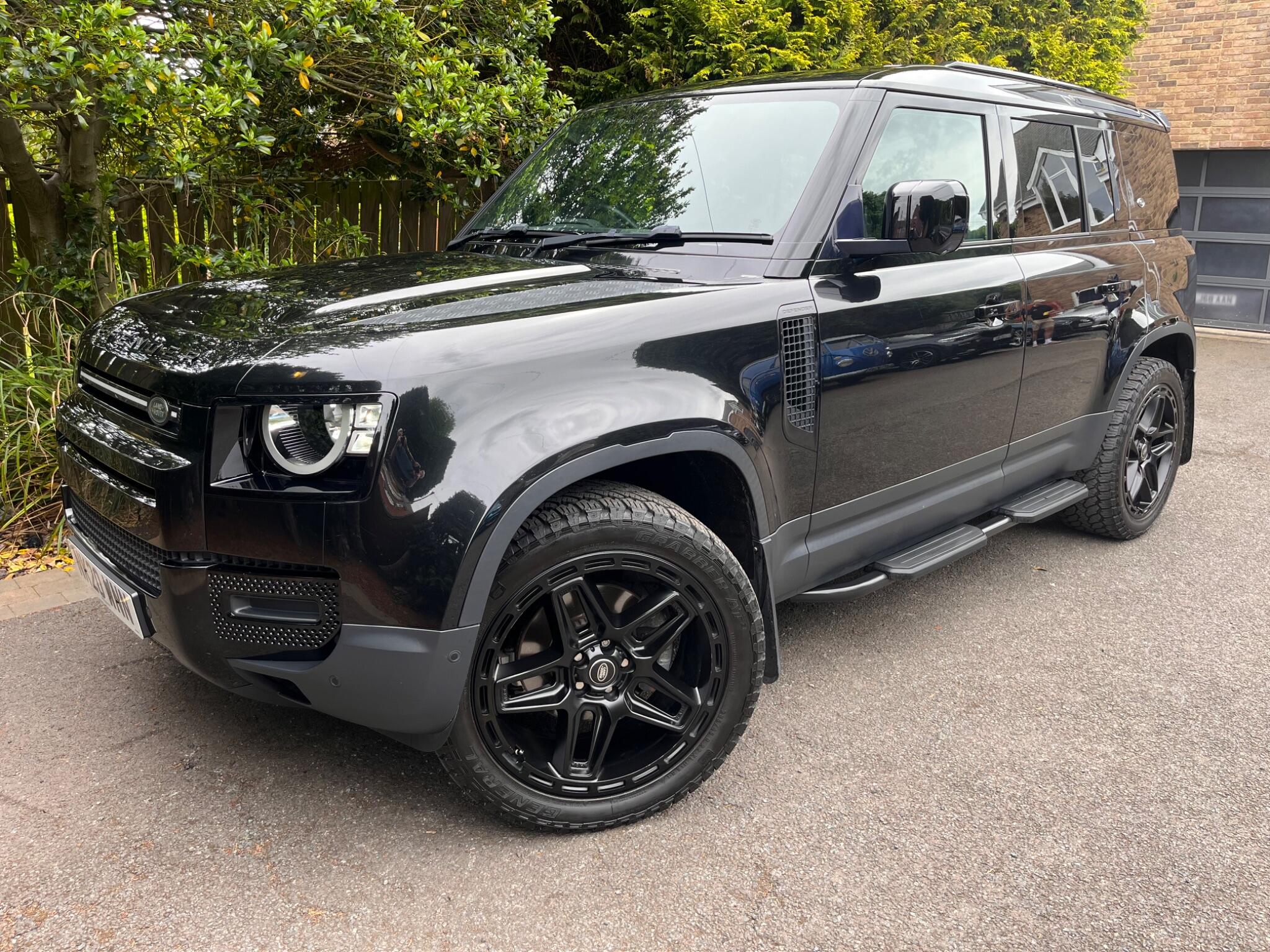 Land Rover Defender view 3