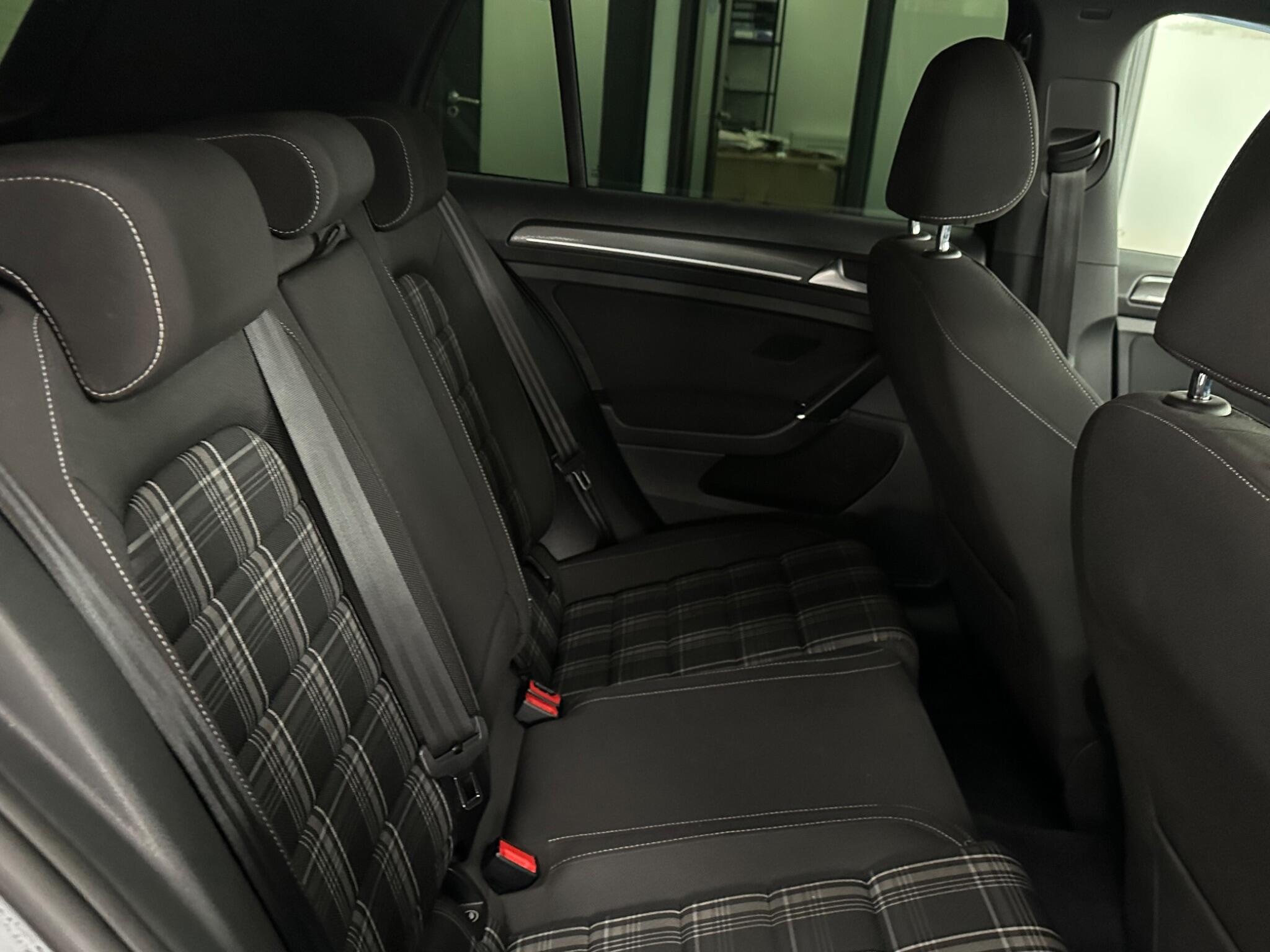 Volkswagen Golf view 34