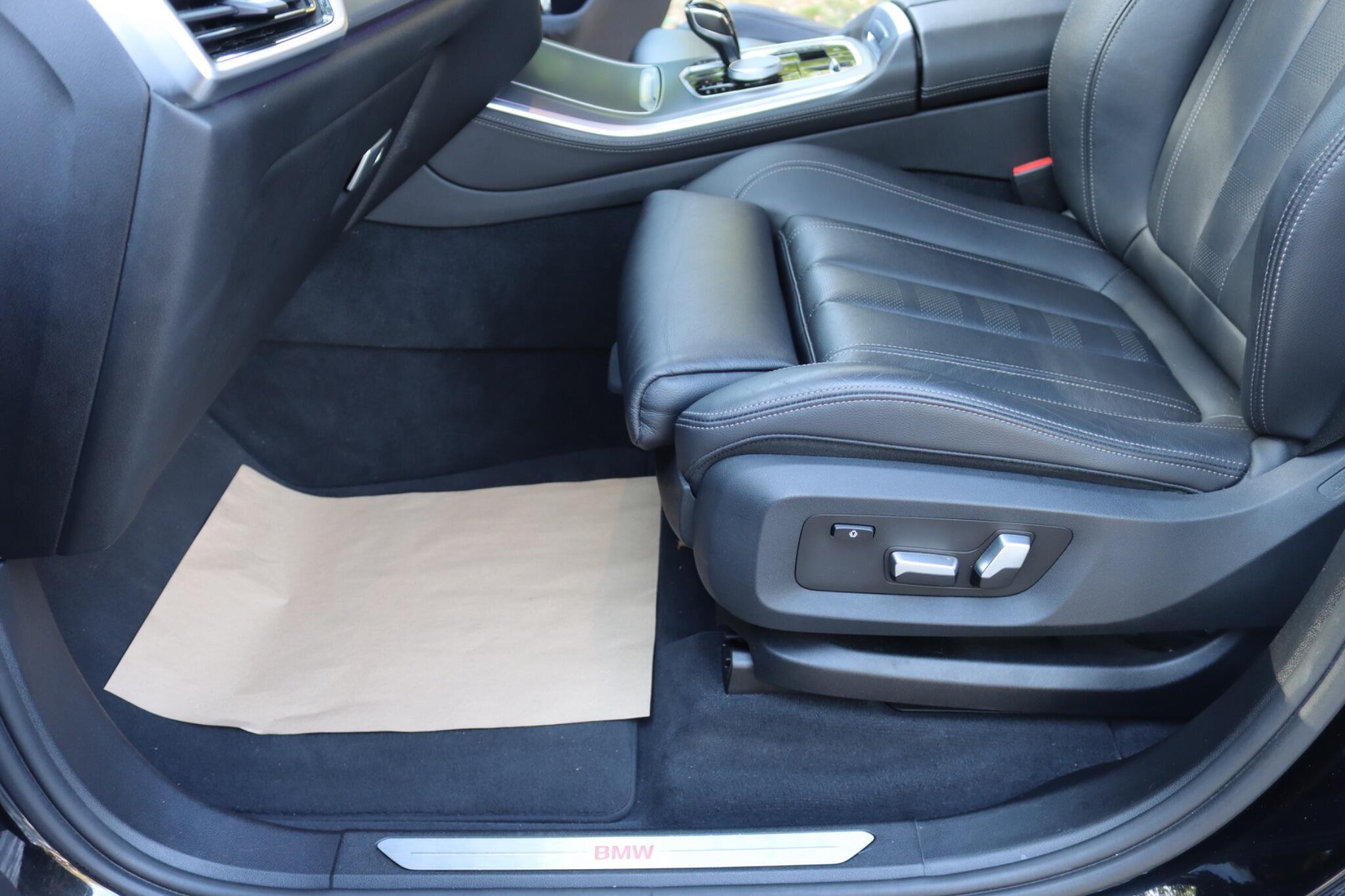 BMW X5 view 8