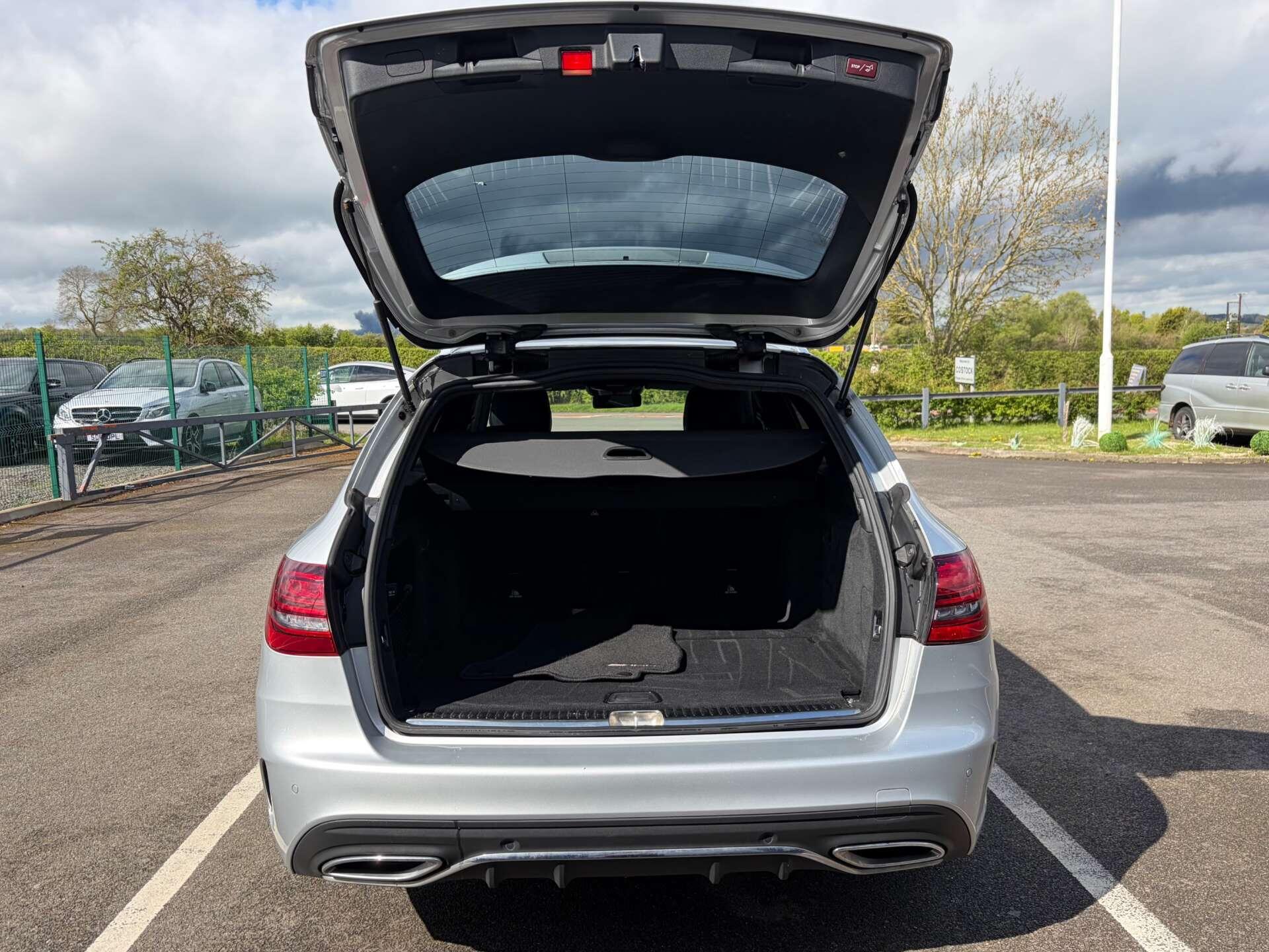 Mercedes-Benz C Class view 25