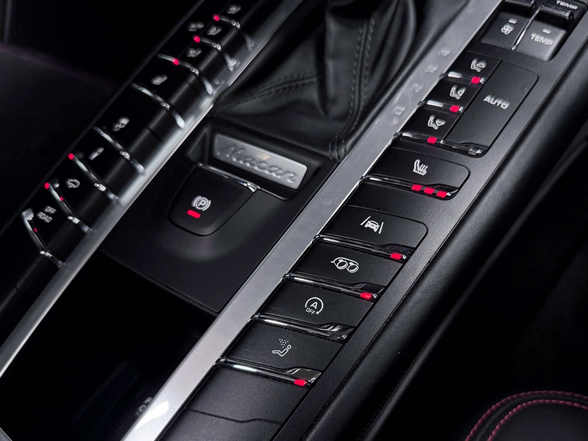 Porsche Macan view 35