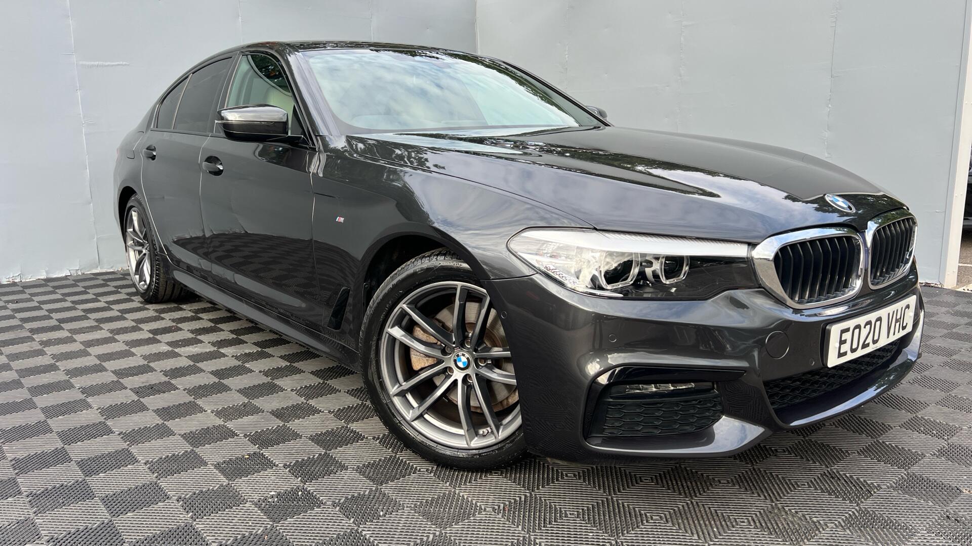 BMW 5 Series view 24