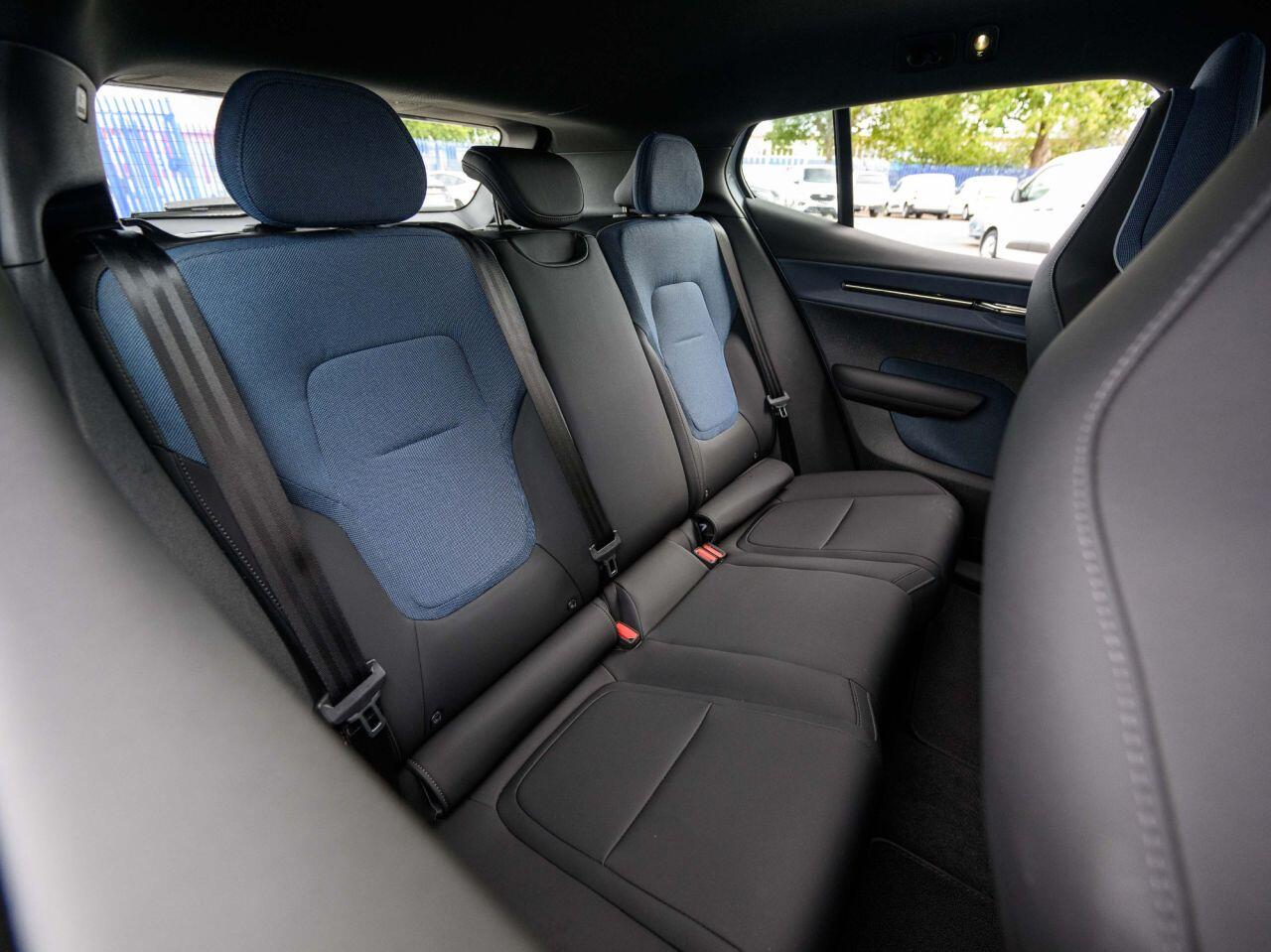Volvo EX30 view 12