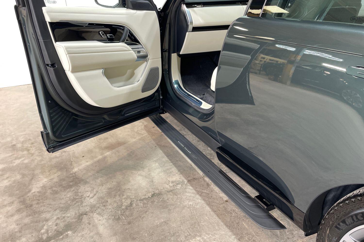 Land Rover Range Rover view 23