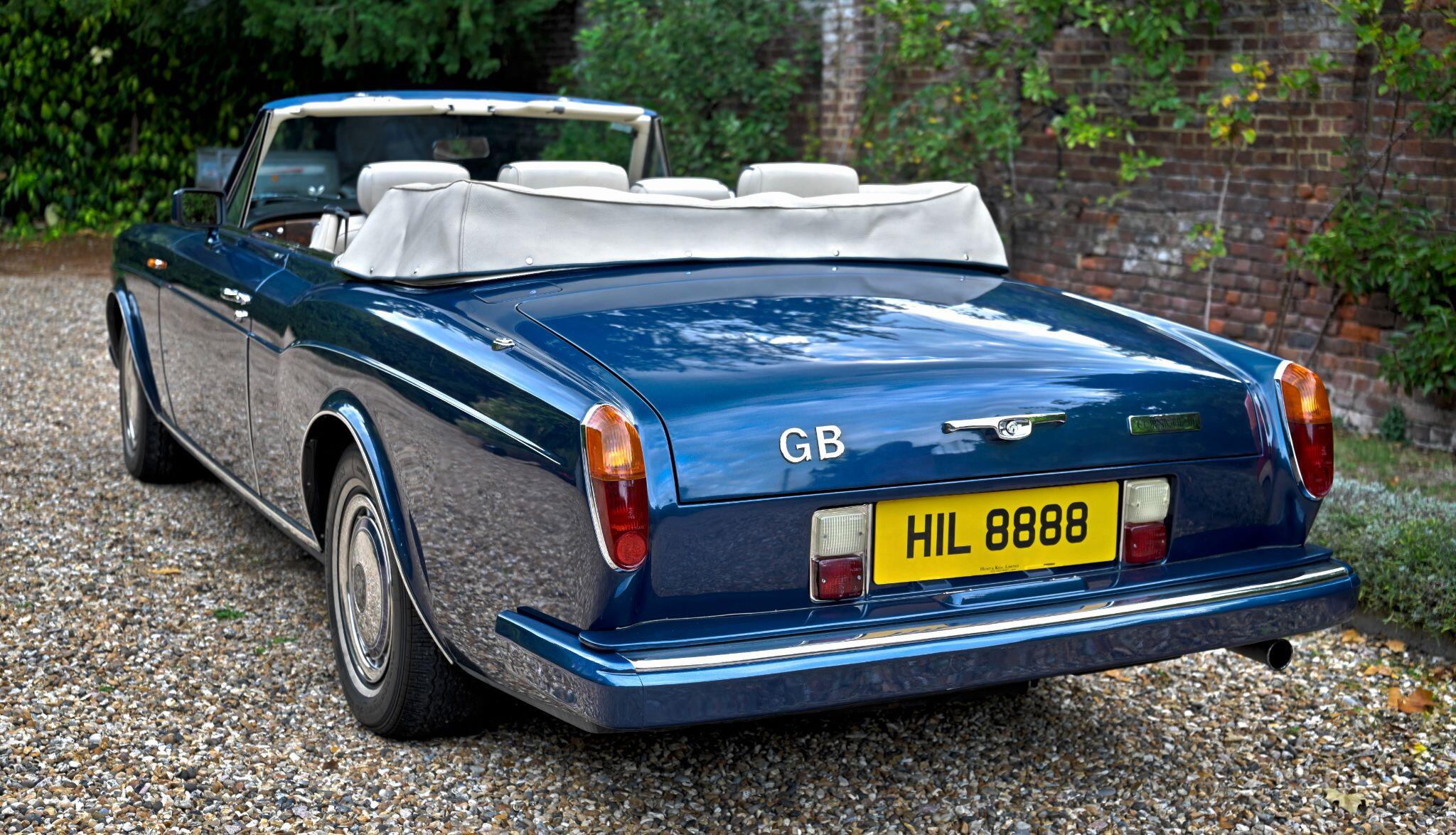 Rolls-Royce Corniche view 5
