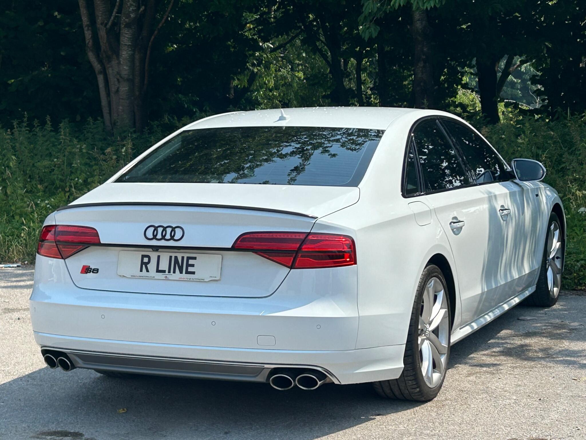 Audi S8 view 17