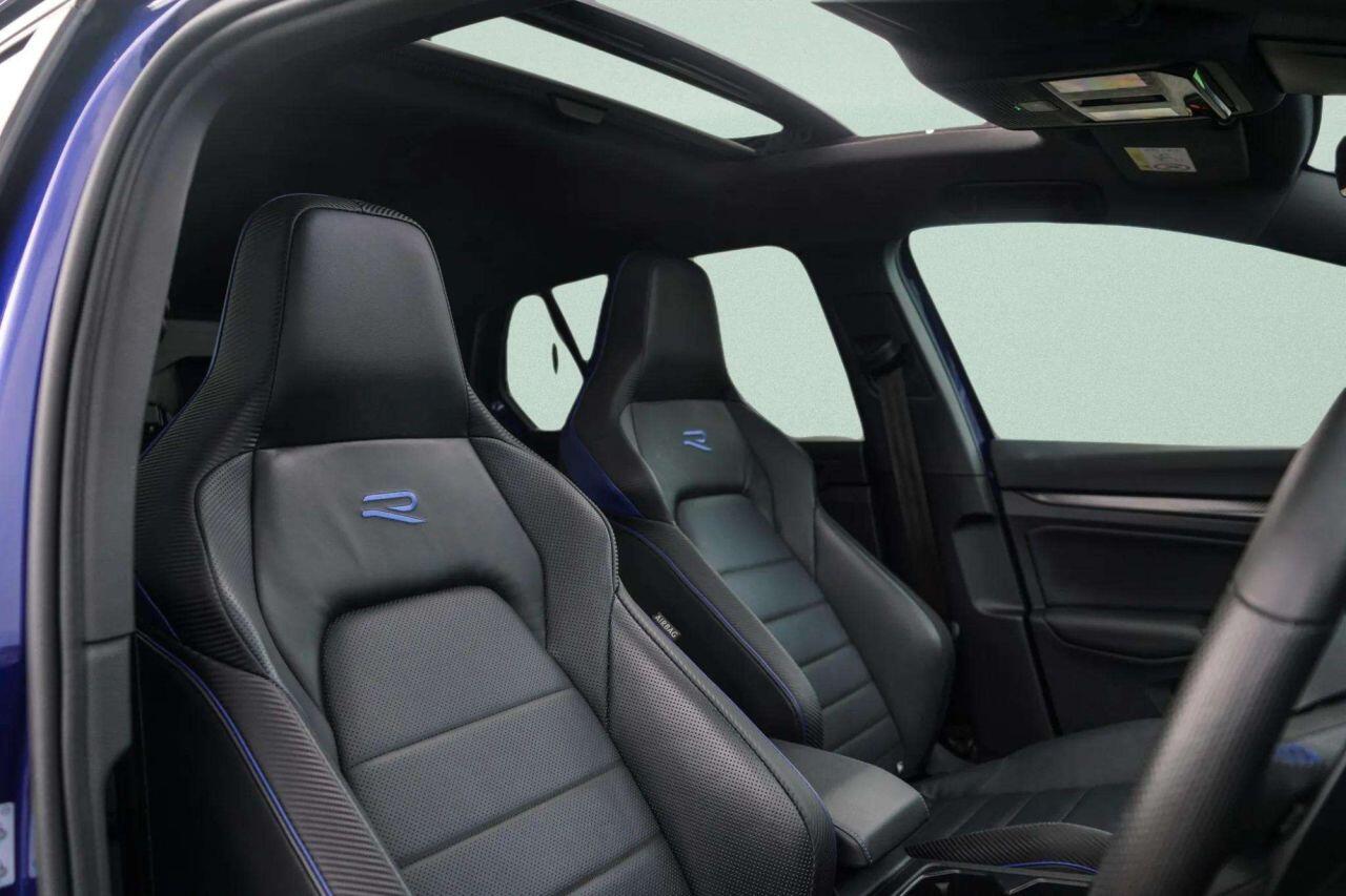 Volkswagen Golf view 2