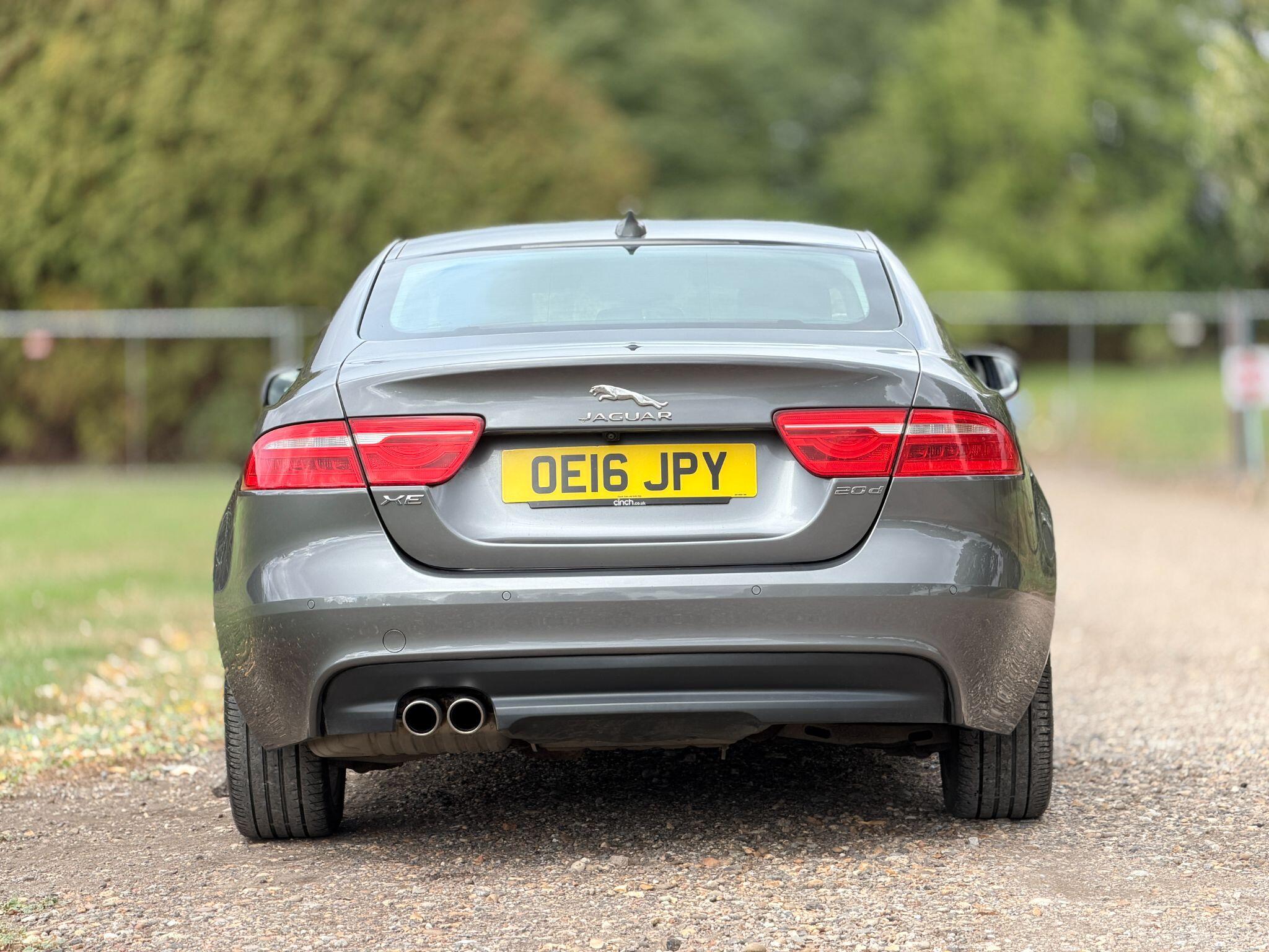 Jaguar Xe view 8