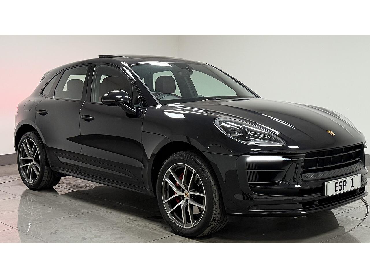 Porsche Macan view 11