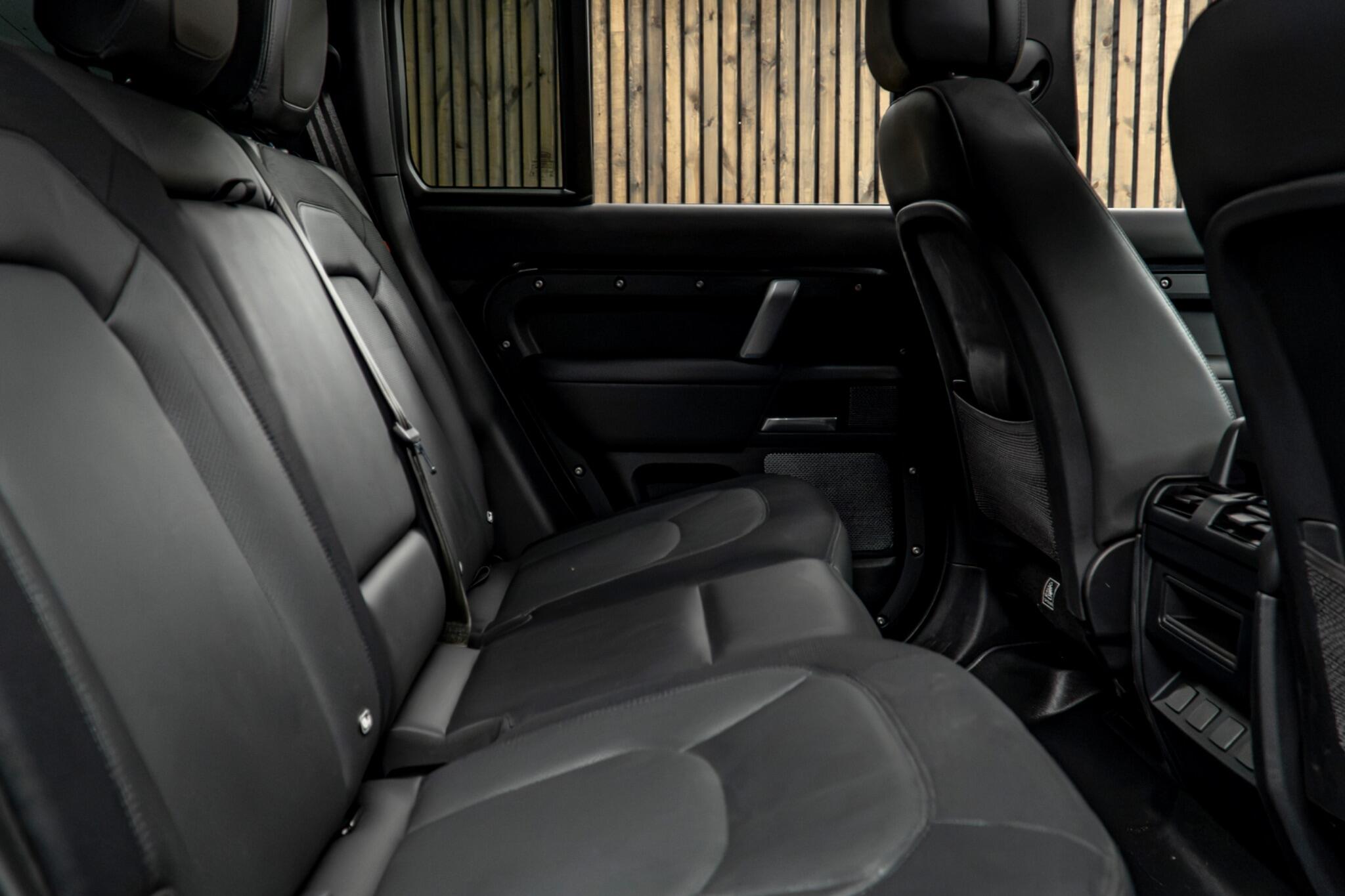 Land Rover Defender 110 view 48